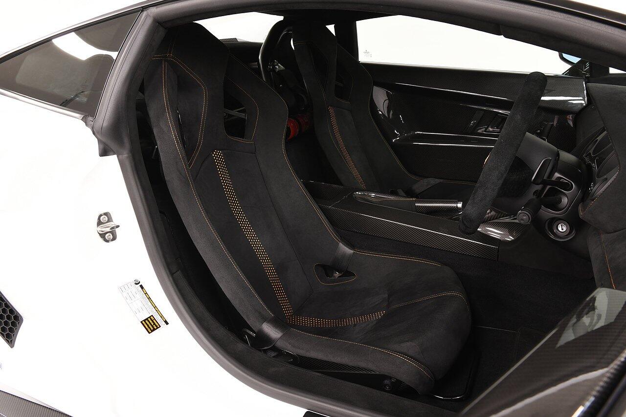 Lamborghini Gallardo view 7