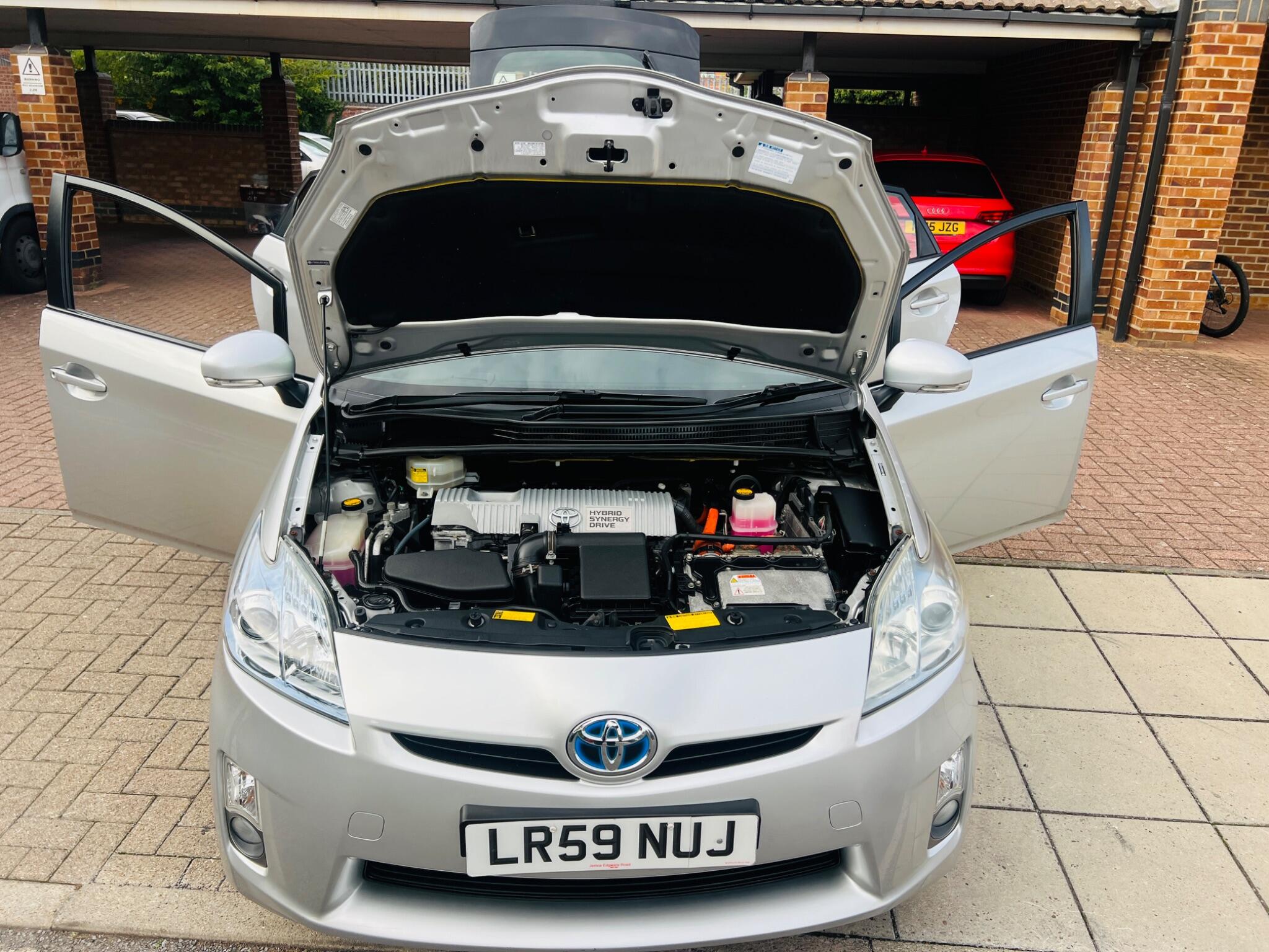 Toyota Prius view 44
