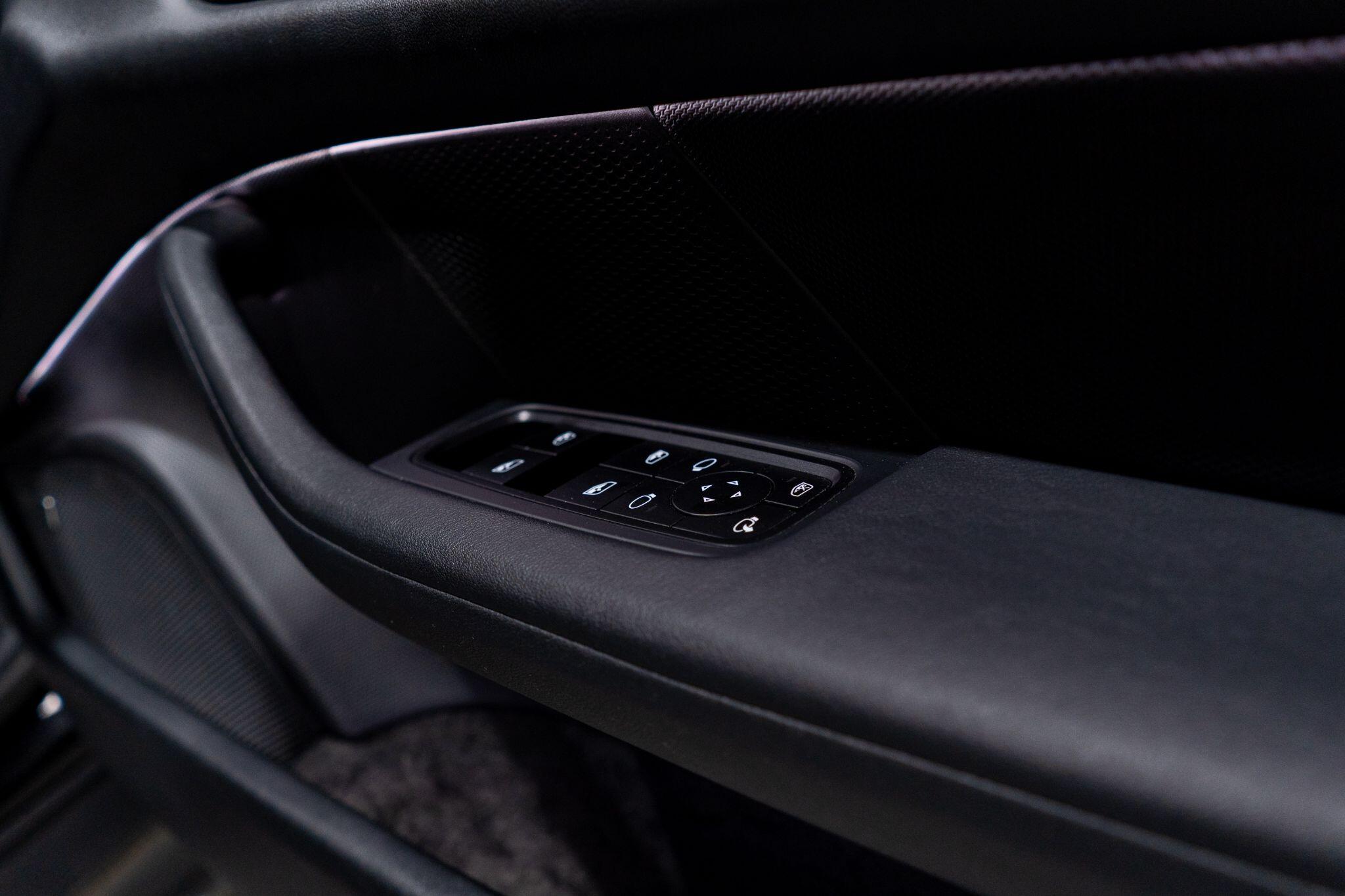Porsche Taycan view 34