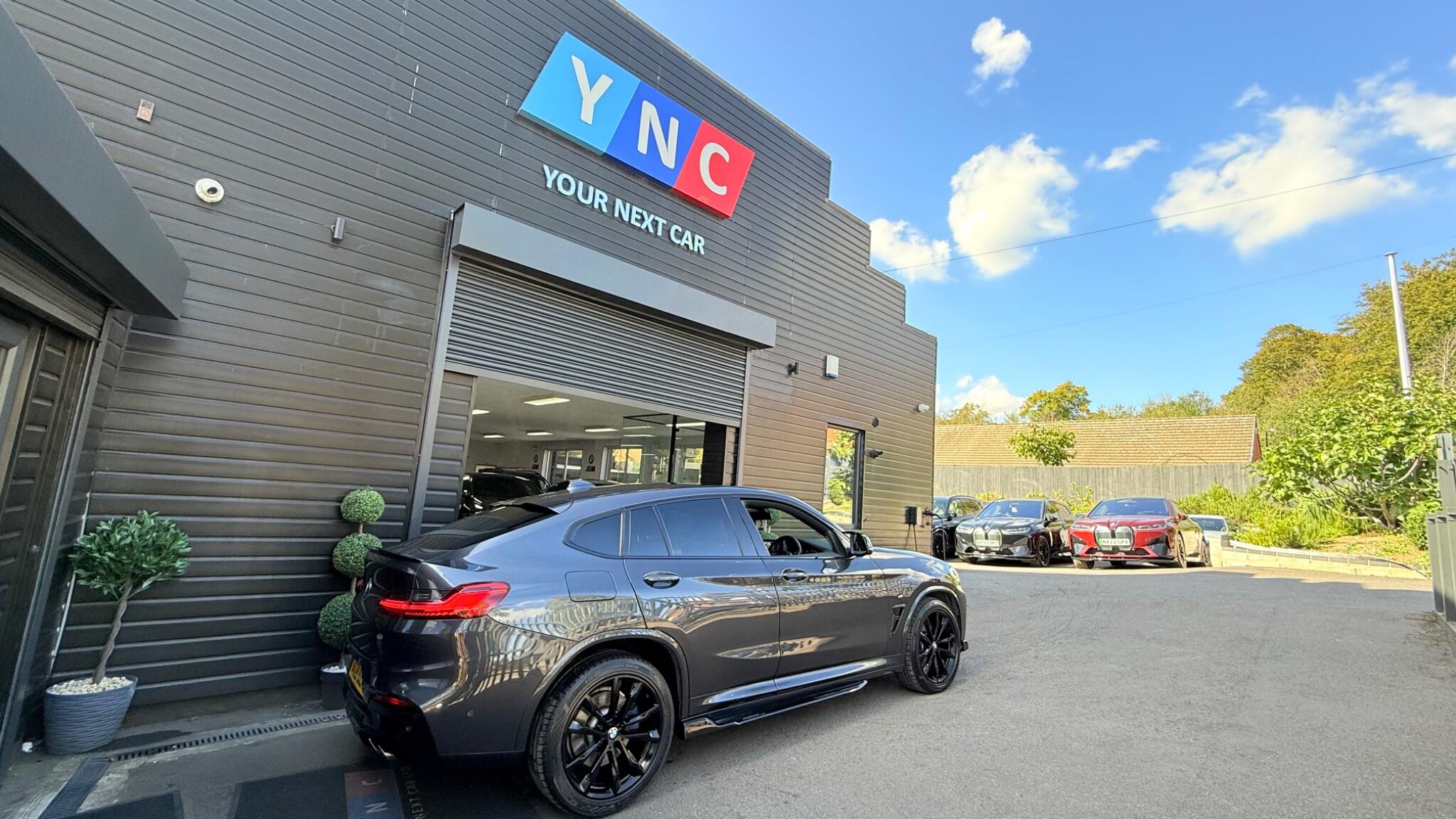 BMW X4 view 4