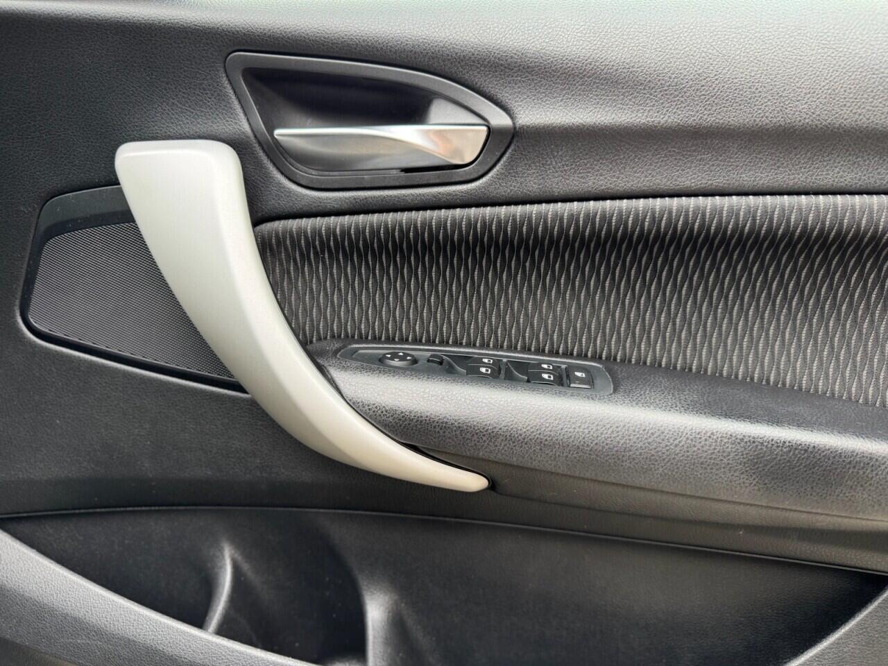 BMW 1 Series view 22