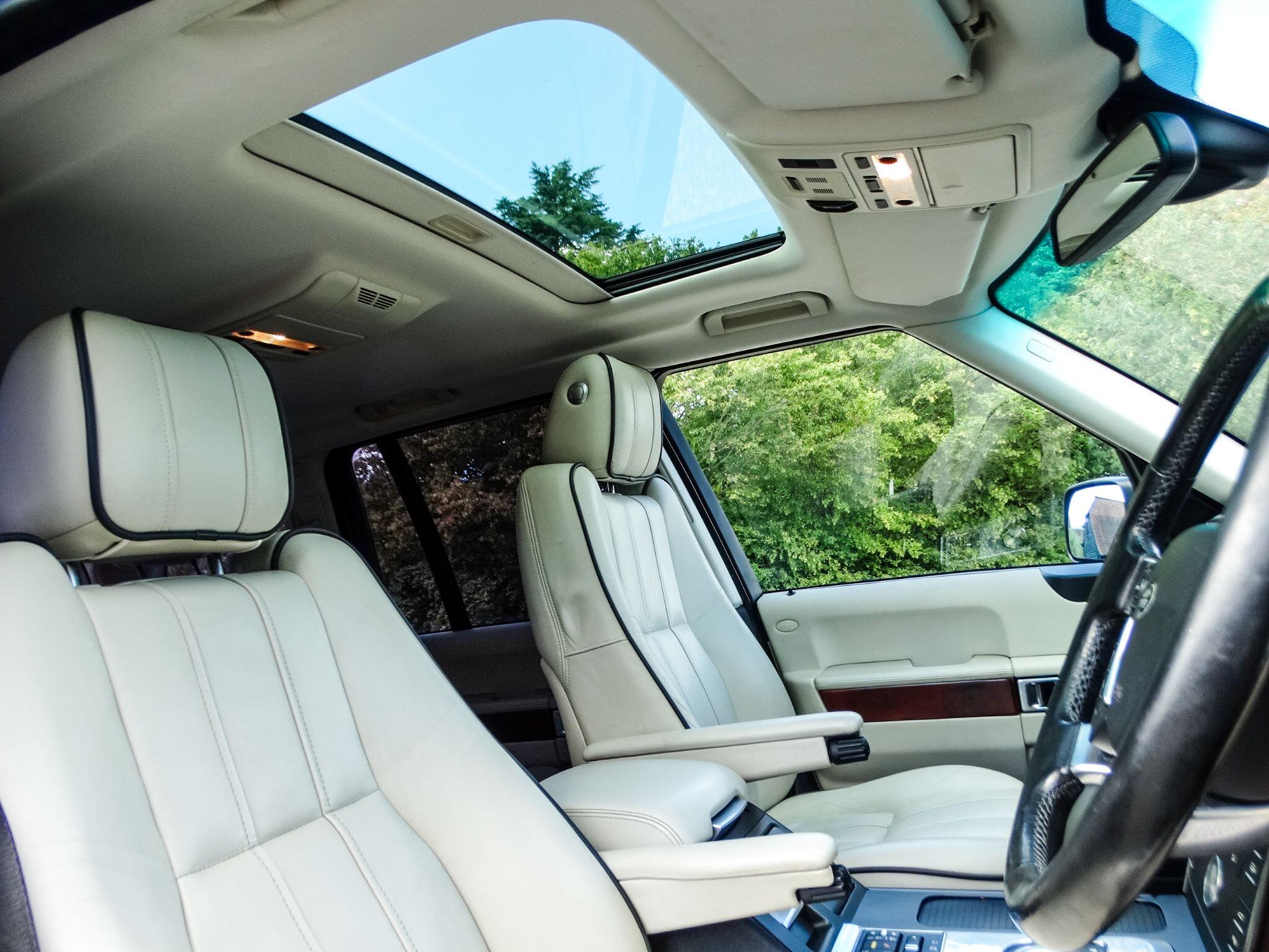 Land Rover Range Rover view 20