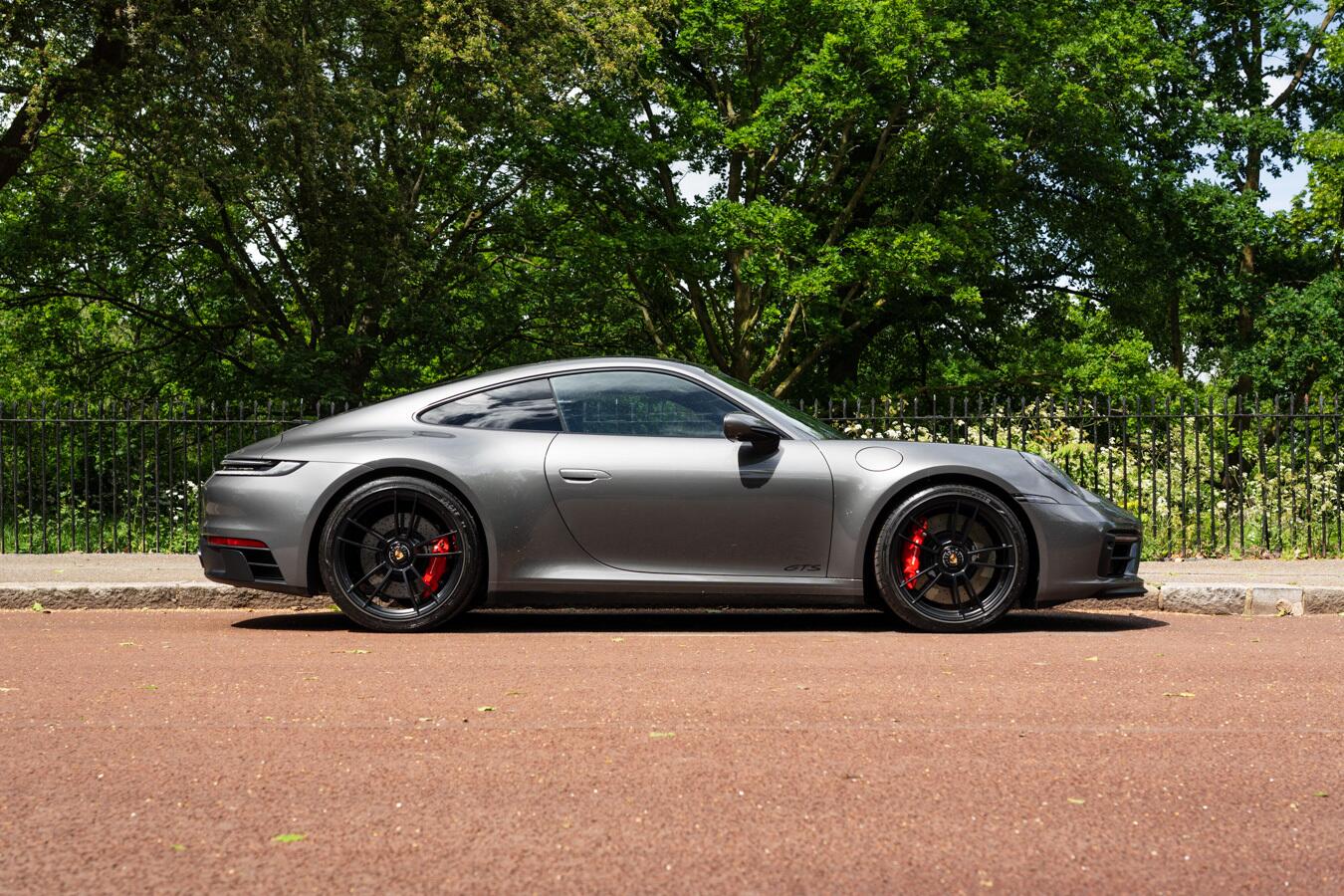 Porsche 911 view 3