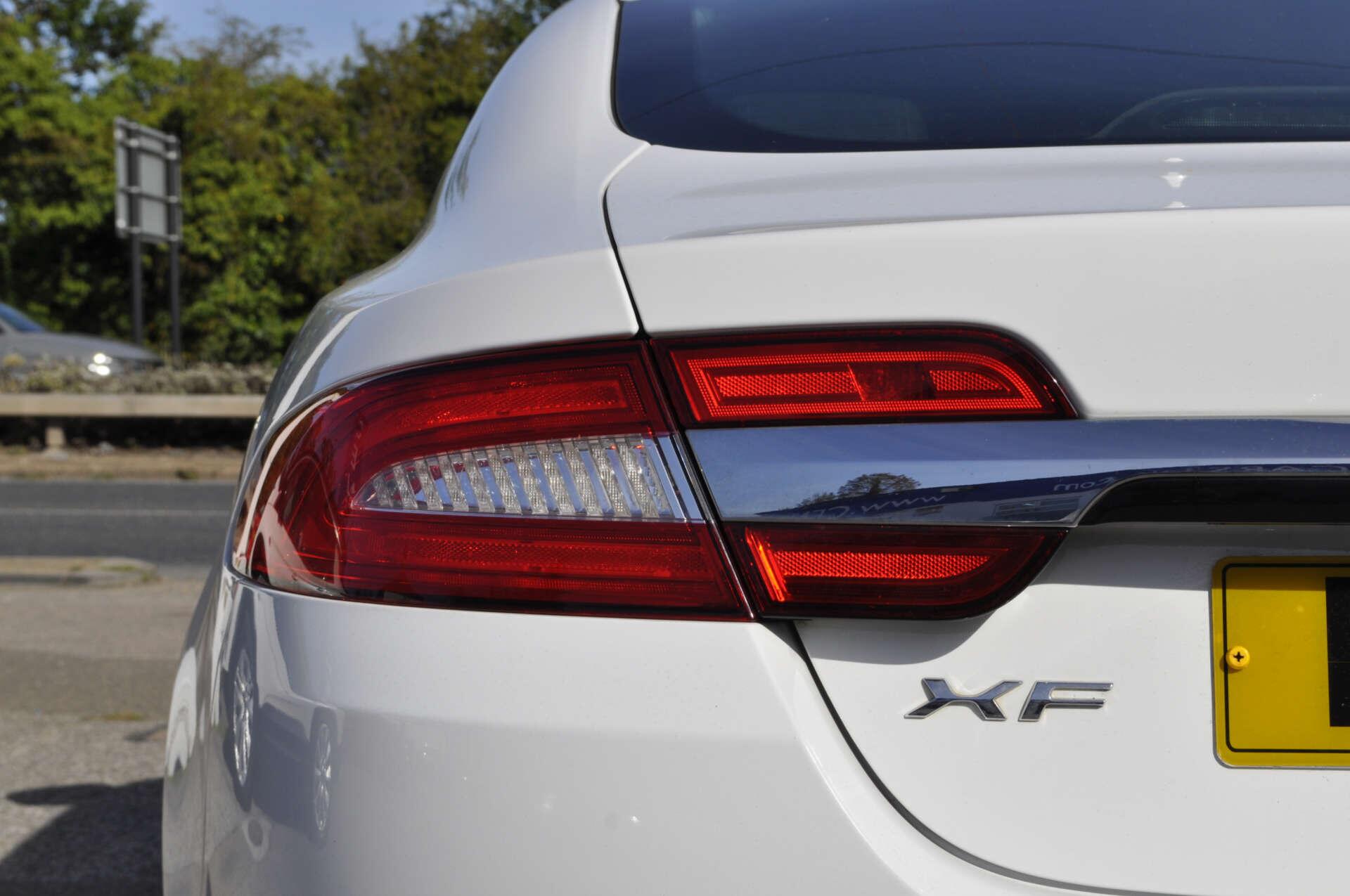 Jaguar XF view 29