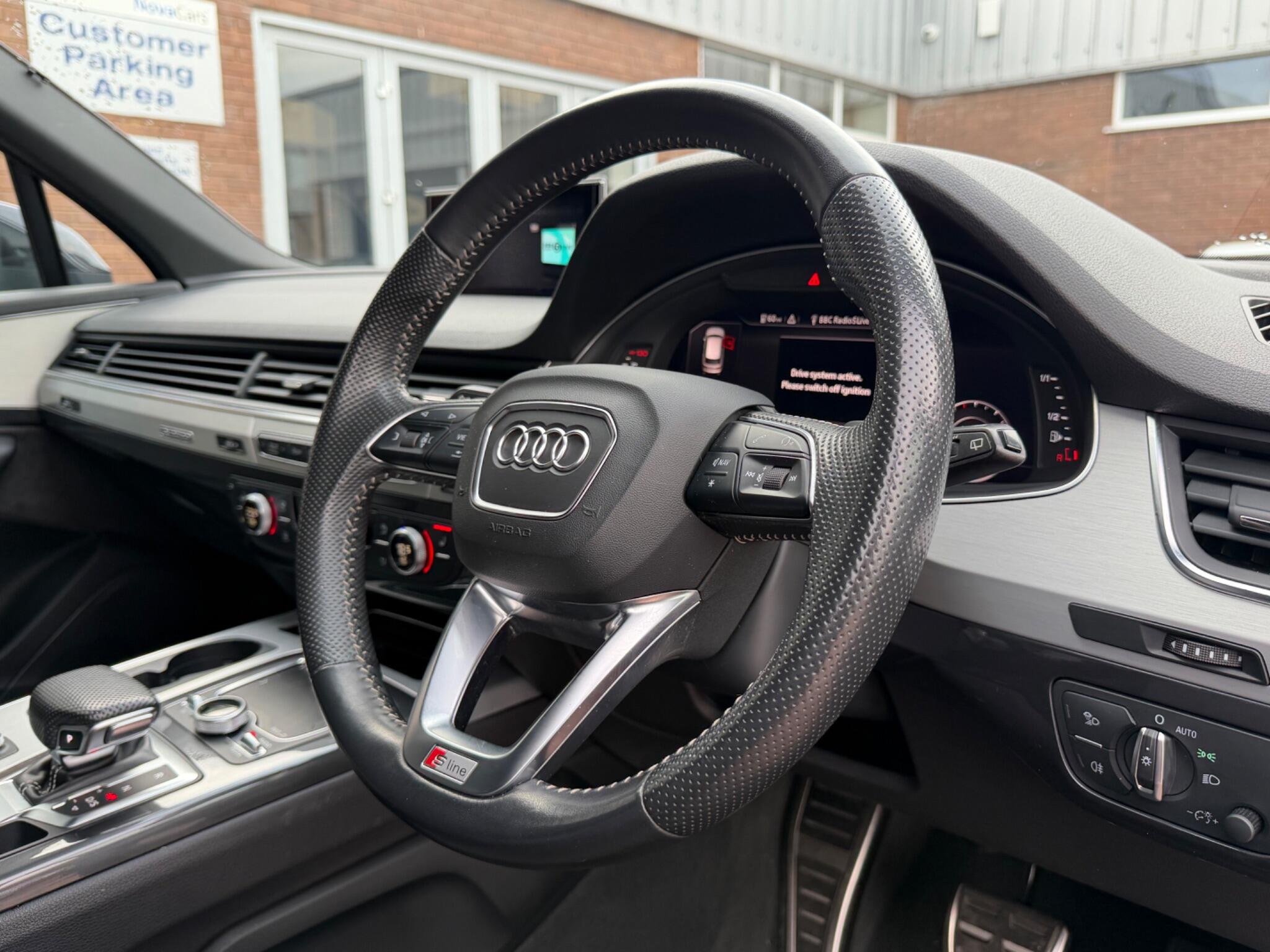 Audi Q7 view 80