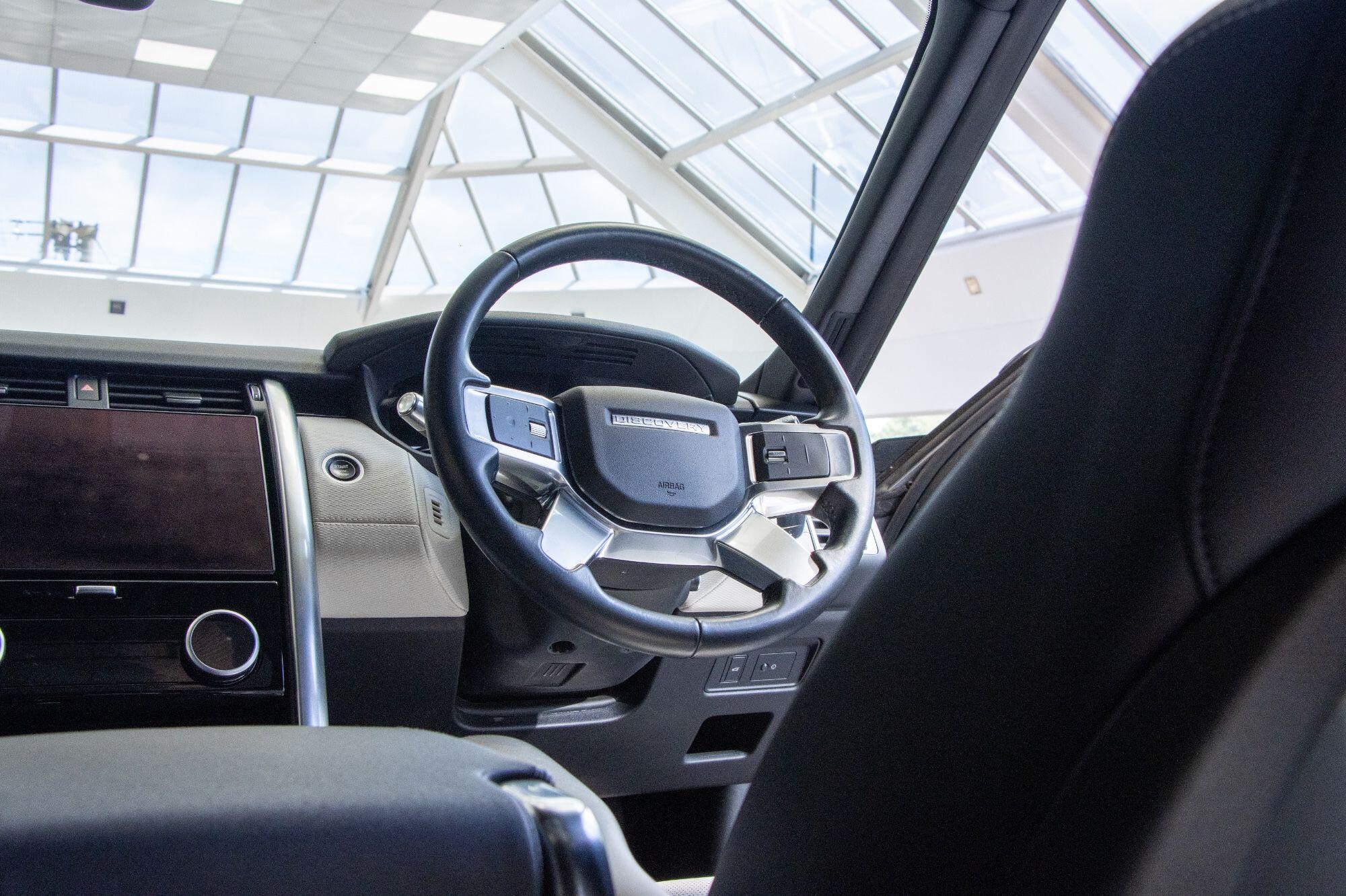 Land Rover Discovery view 2