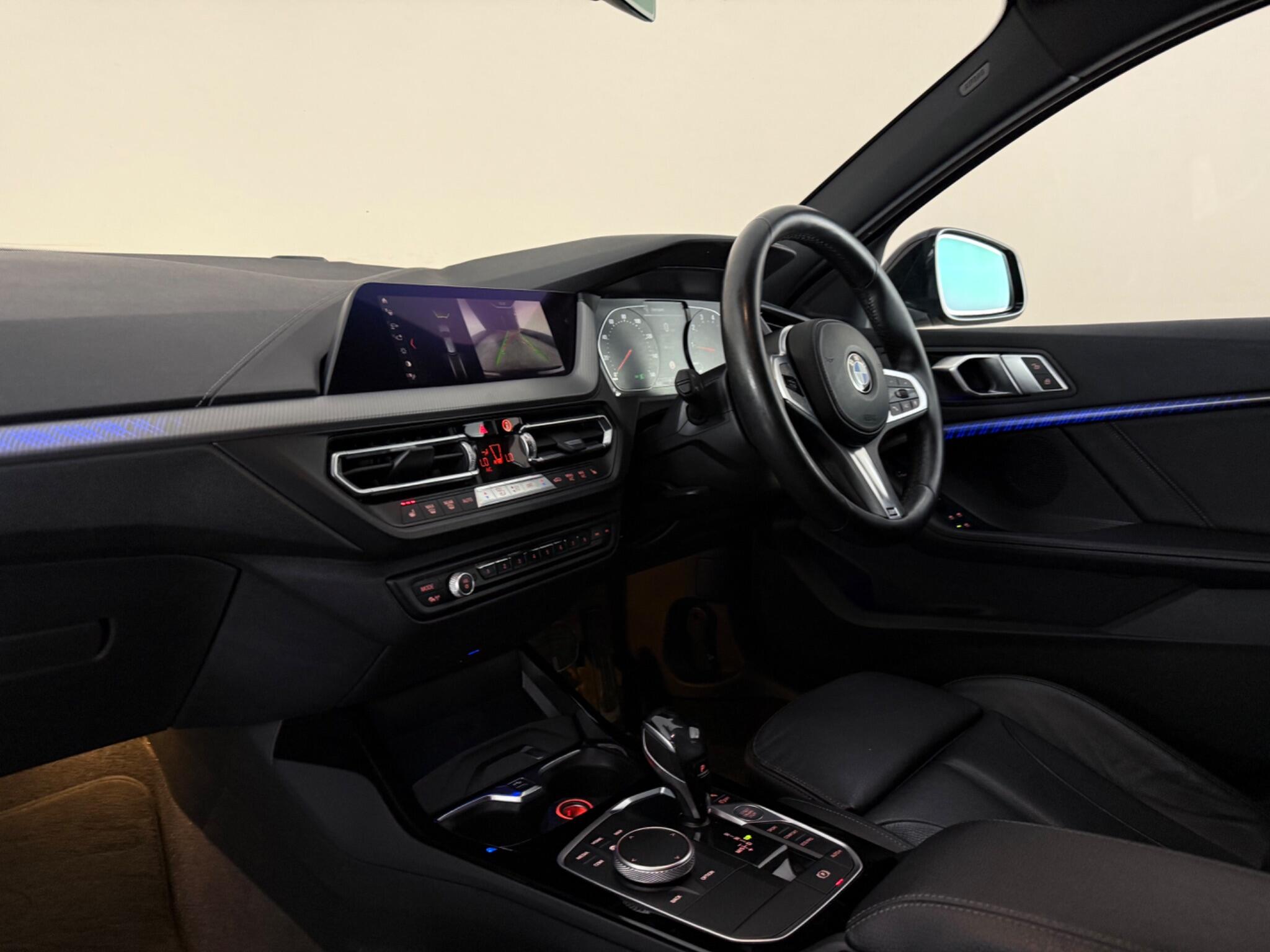 BMW 1 Series view 4
