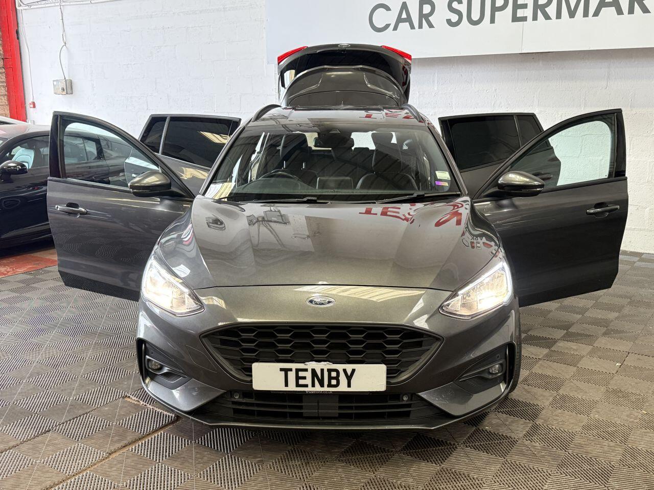Ford Focus view 12