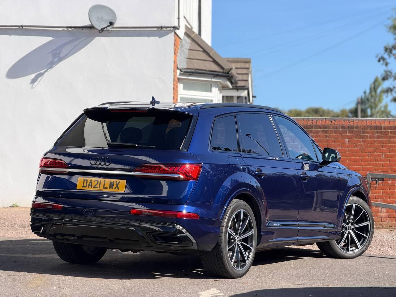 Audi Q7 view 65
