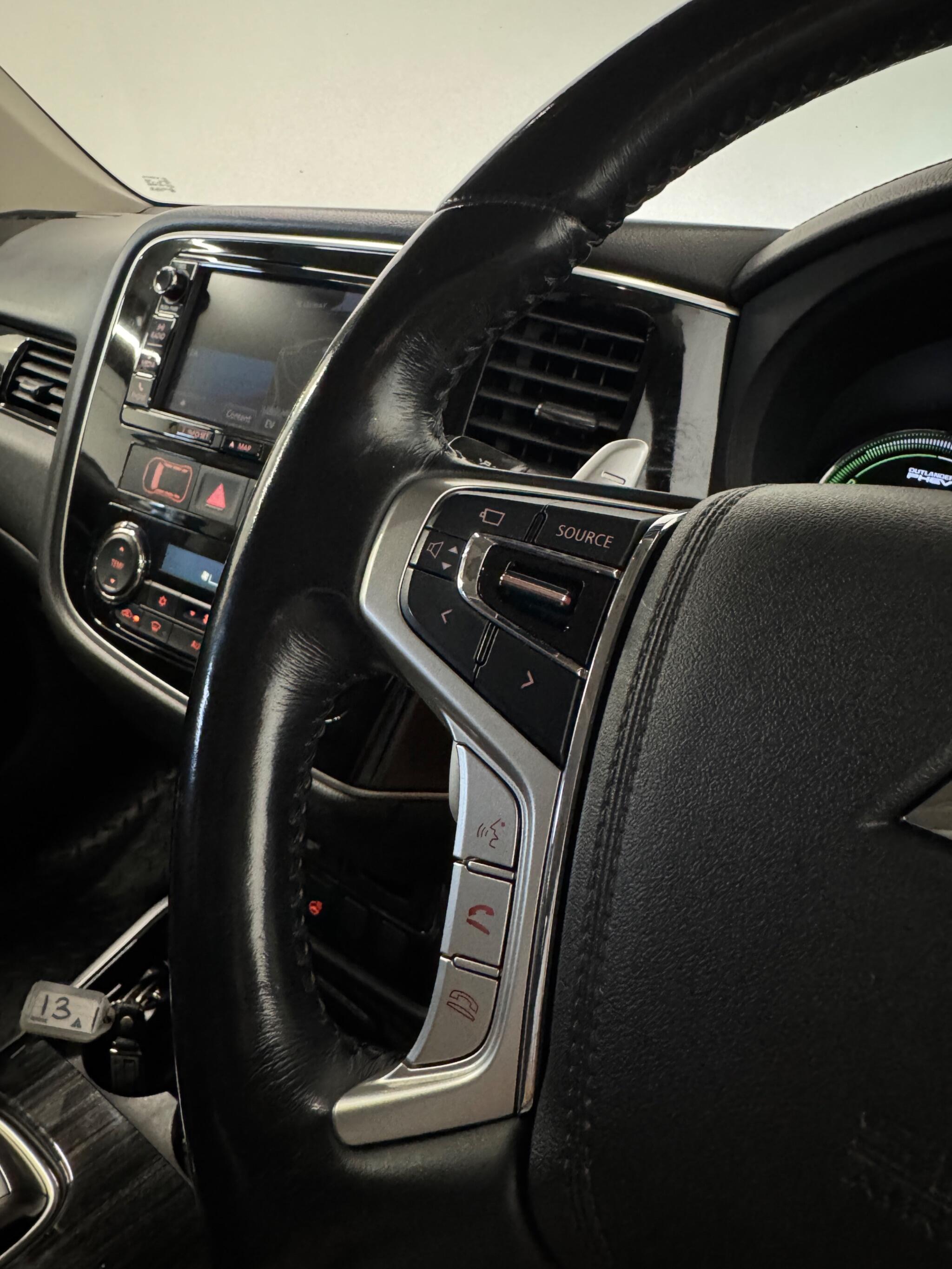 Mitsubishi Outlander view 25