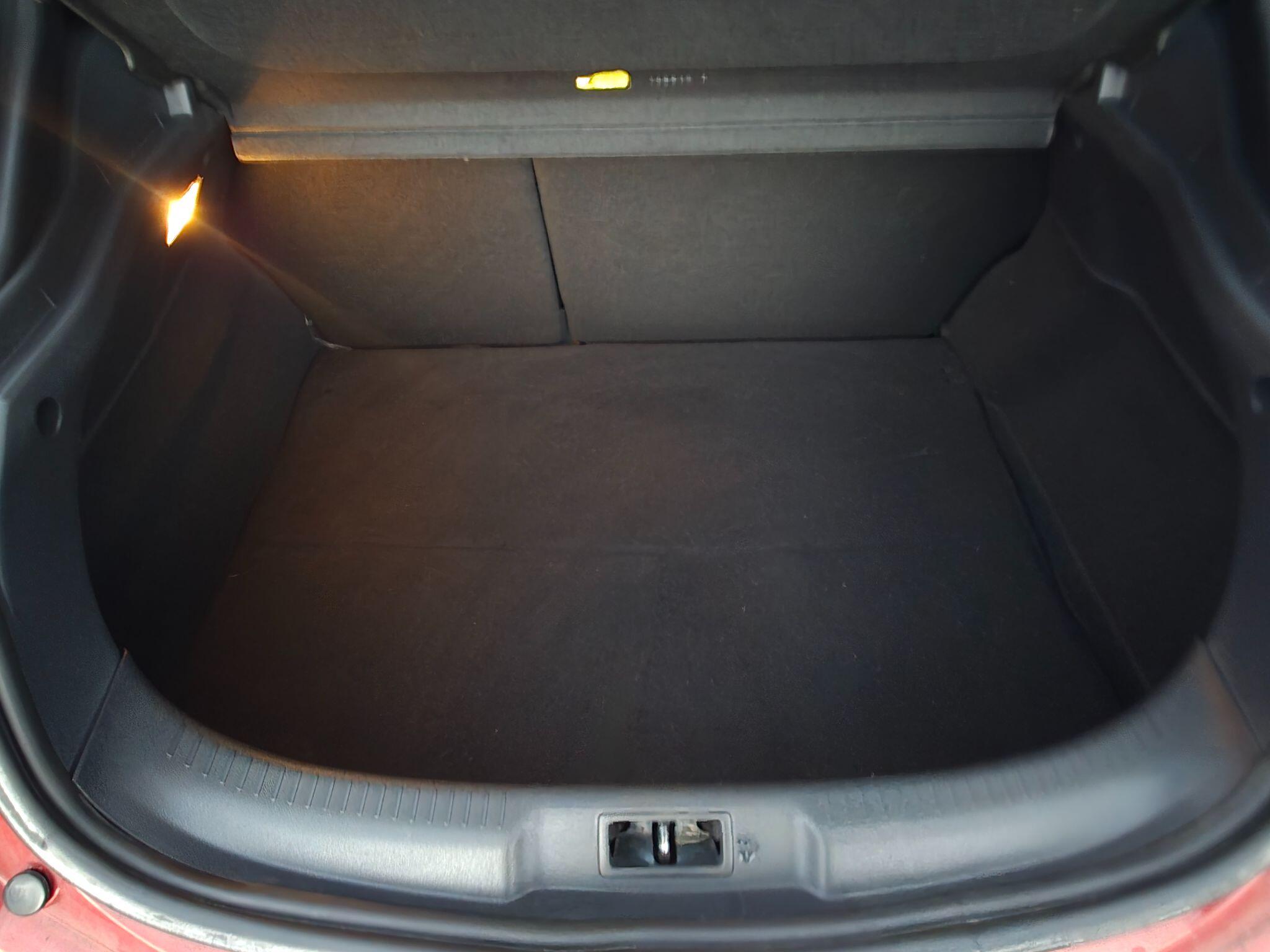 2010 Renault Megane image 24