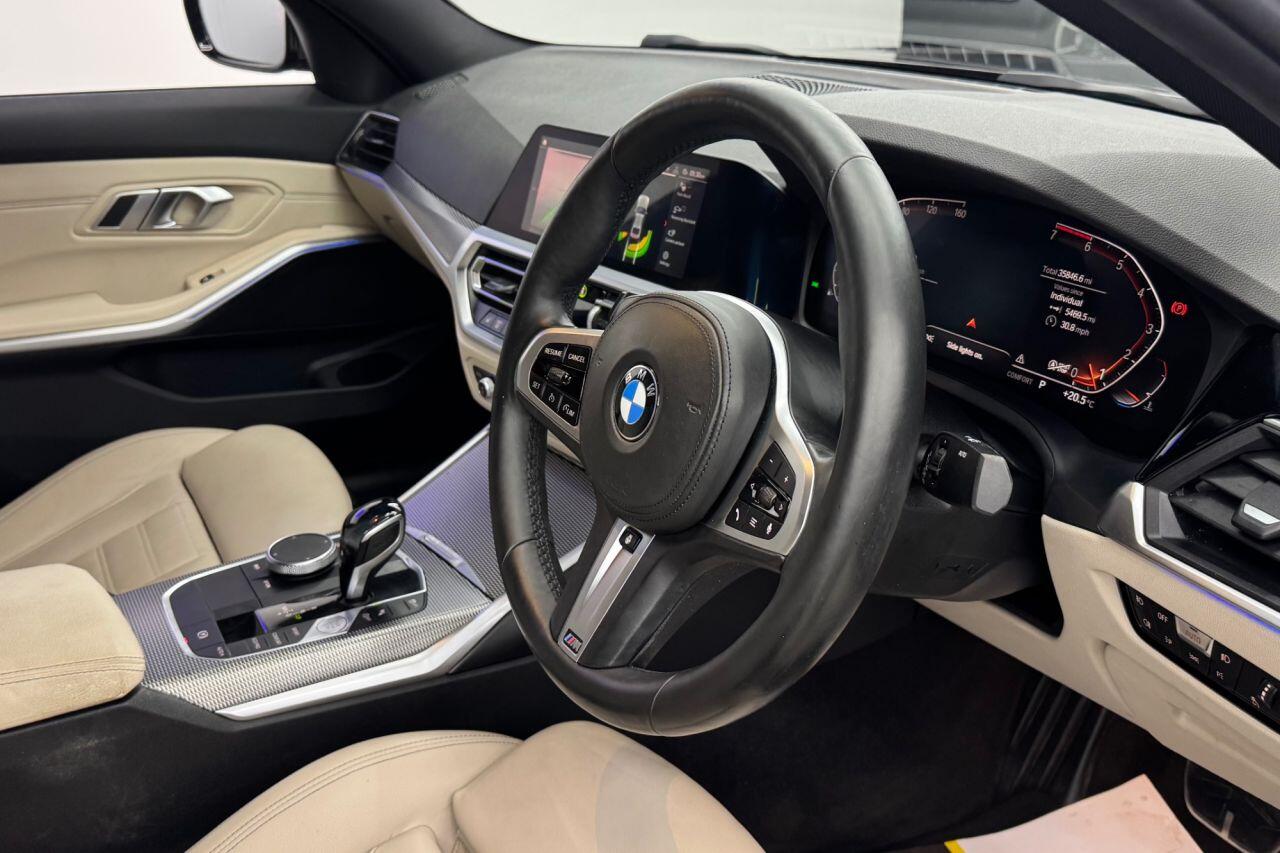 BMW 3 Series view 20