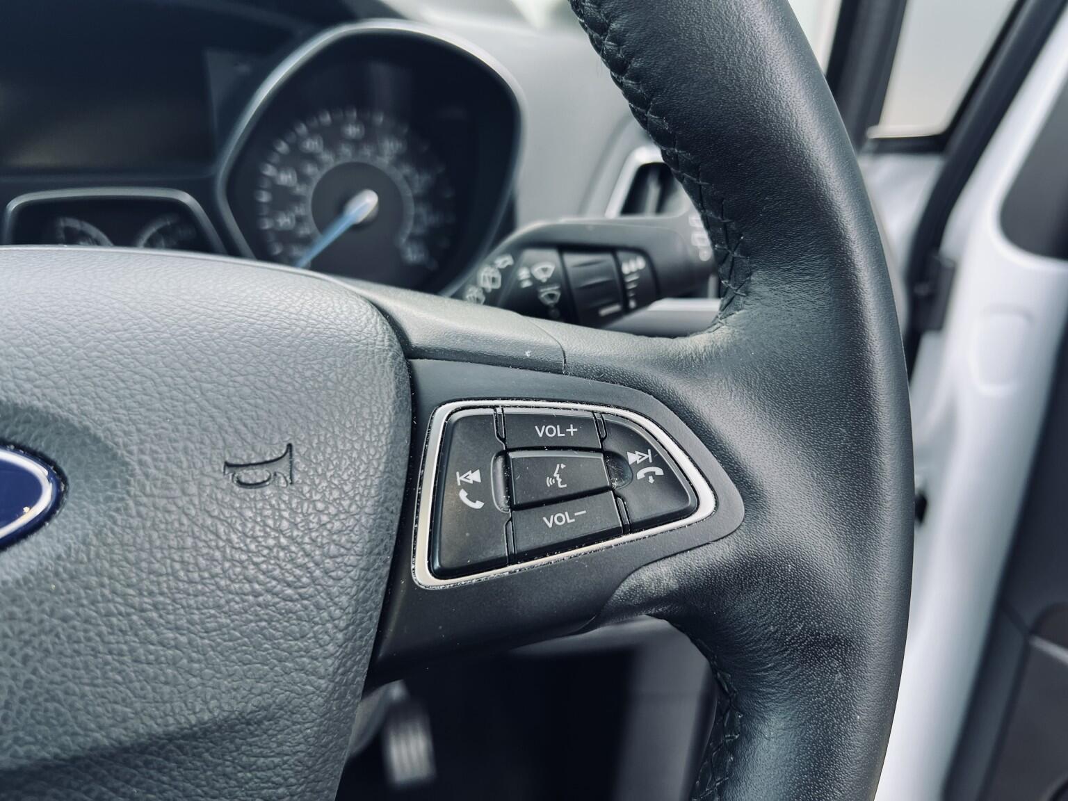 Ford C-Max view 30