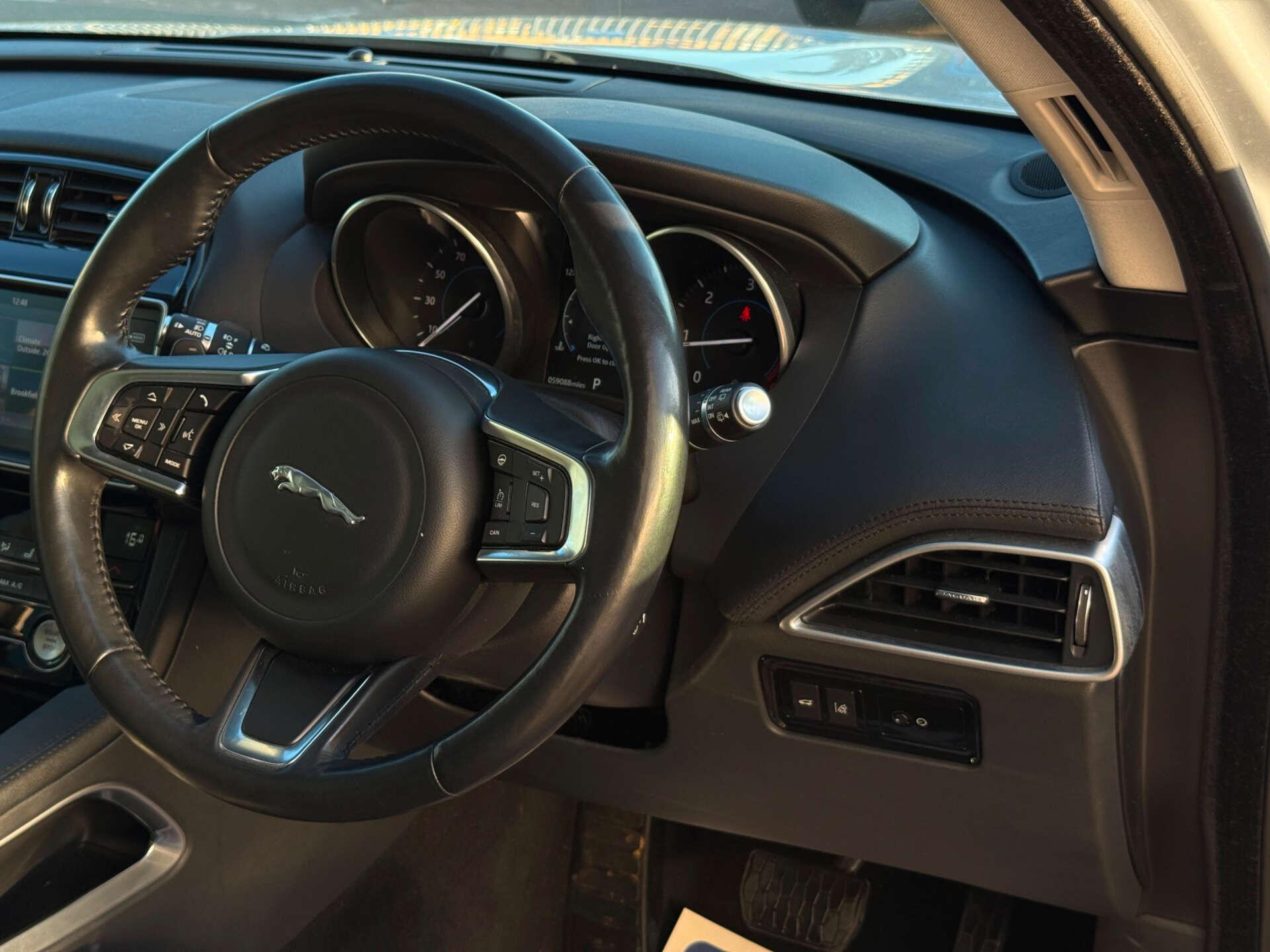 Jaguar F-Pace view 49