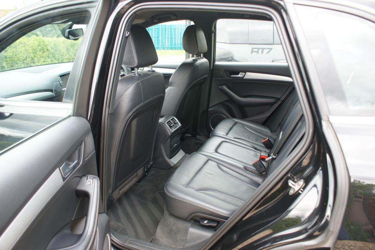 Audi SQ5 view 30