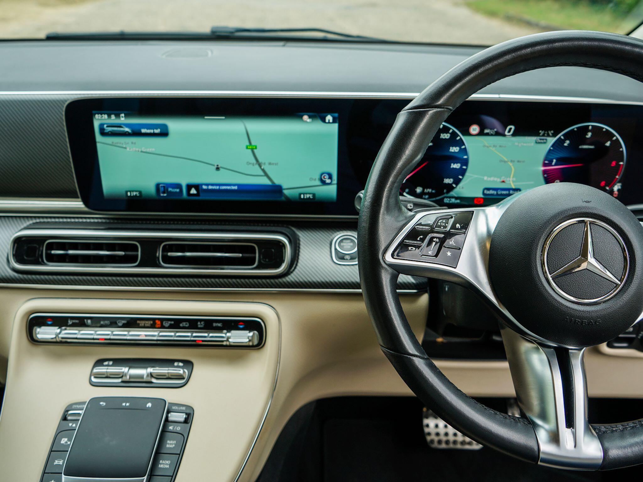 Mercedes-Benz V Class view 8