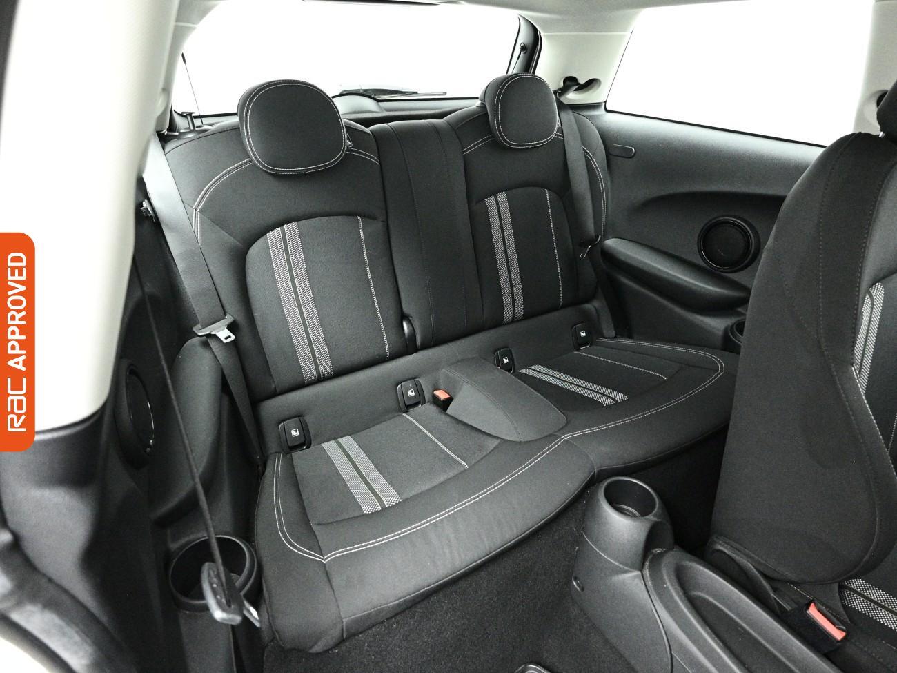 Mini Hatch view 13