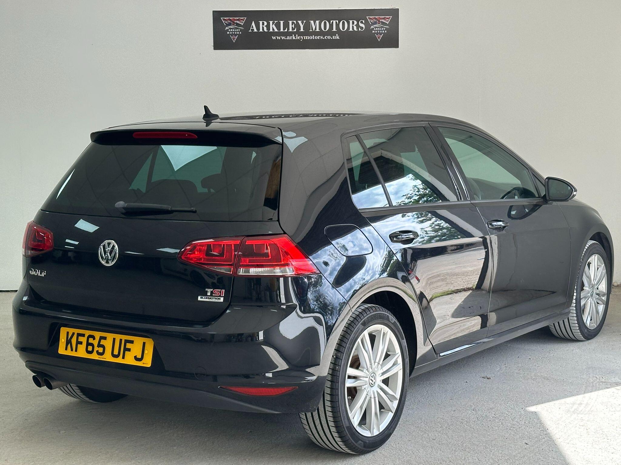 2015 Volkswagen Golf image 10