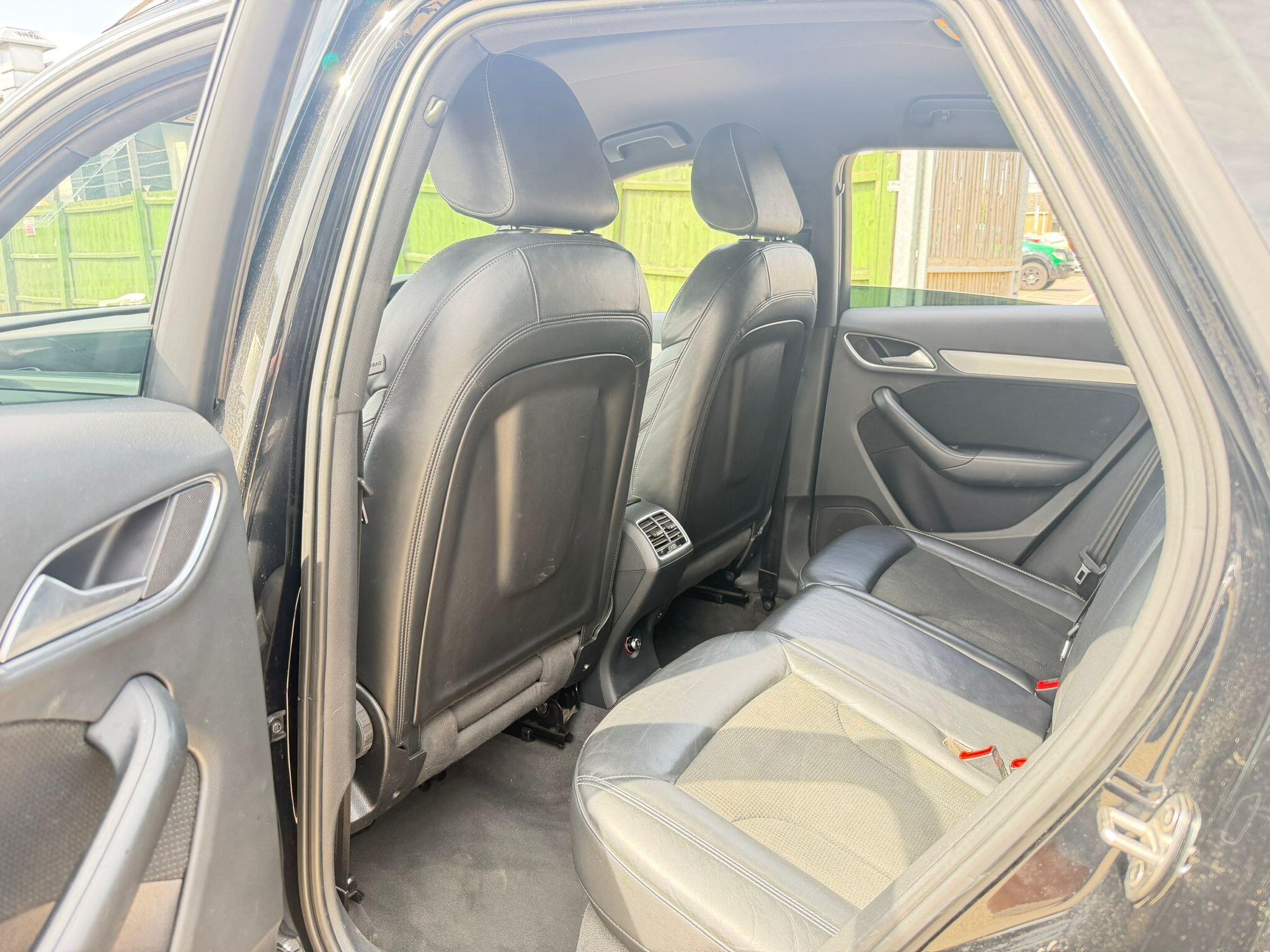 Audi Q3 view 17
