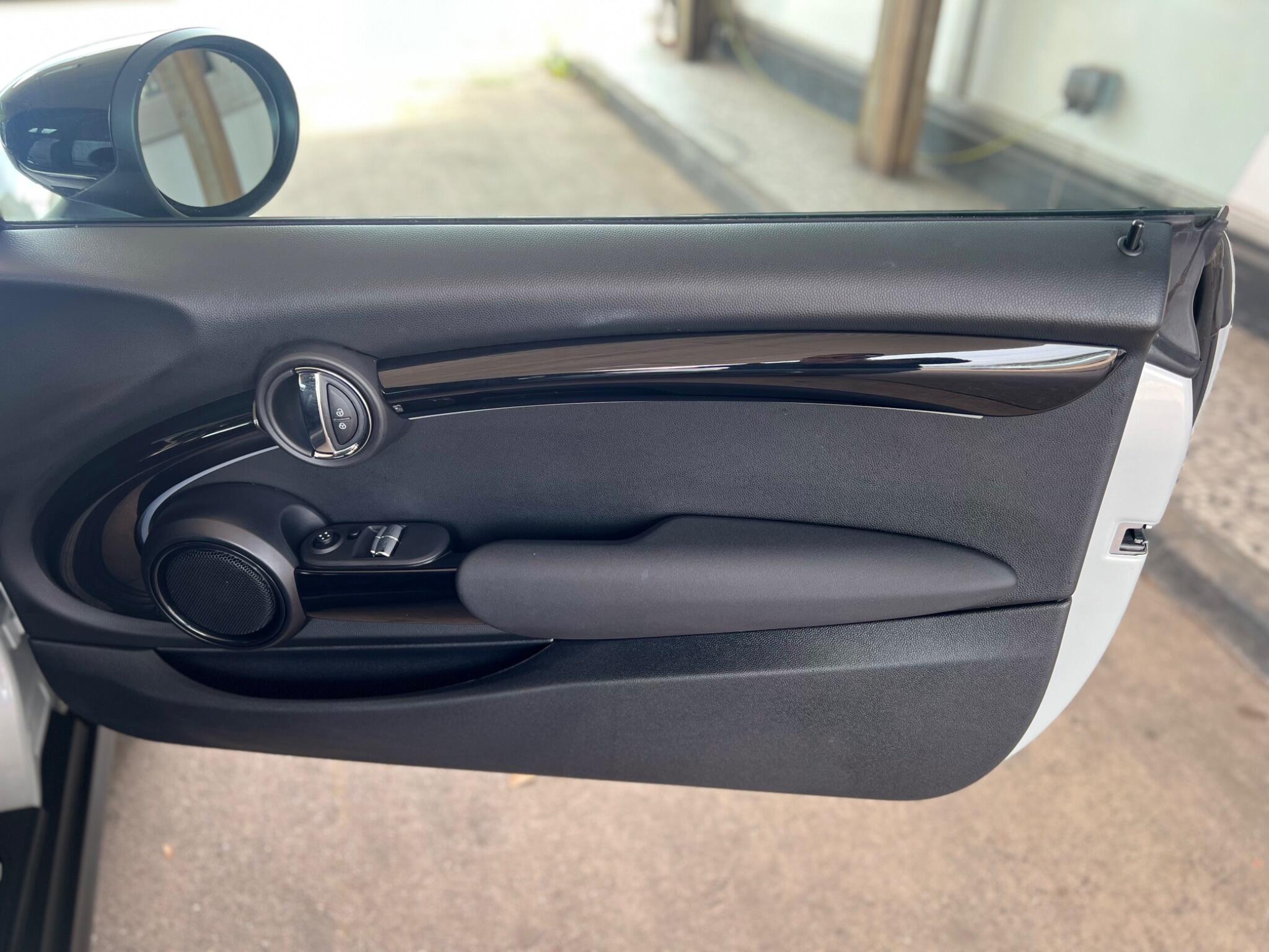Mini Electric Hatch view 14