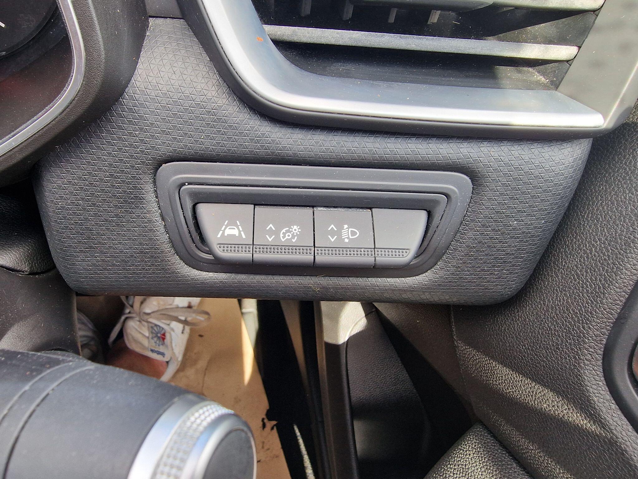 Renault Clio view 18