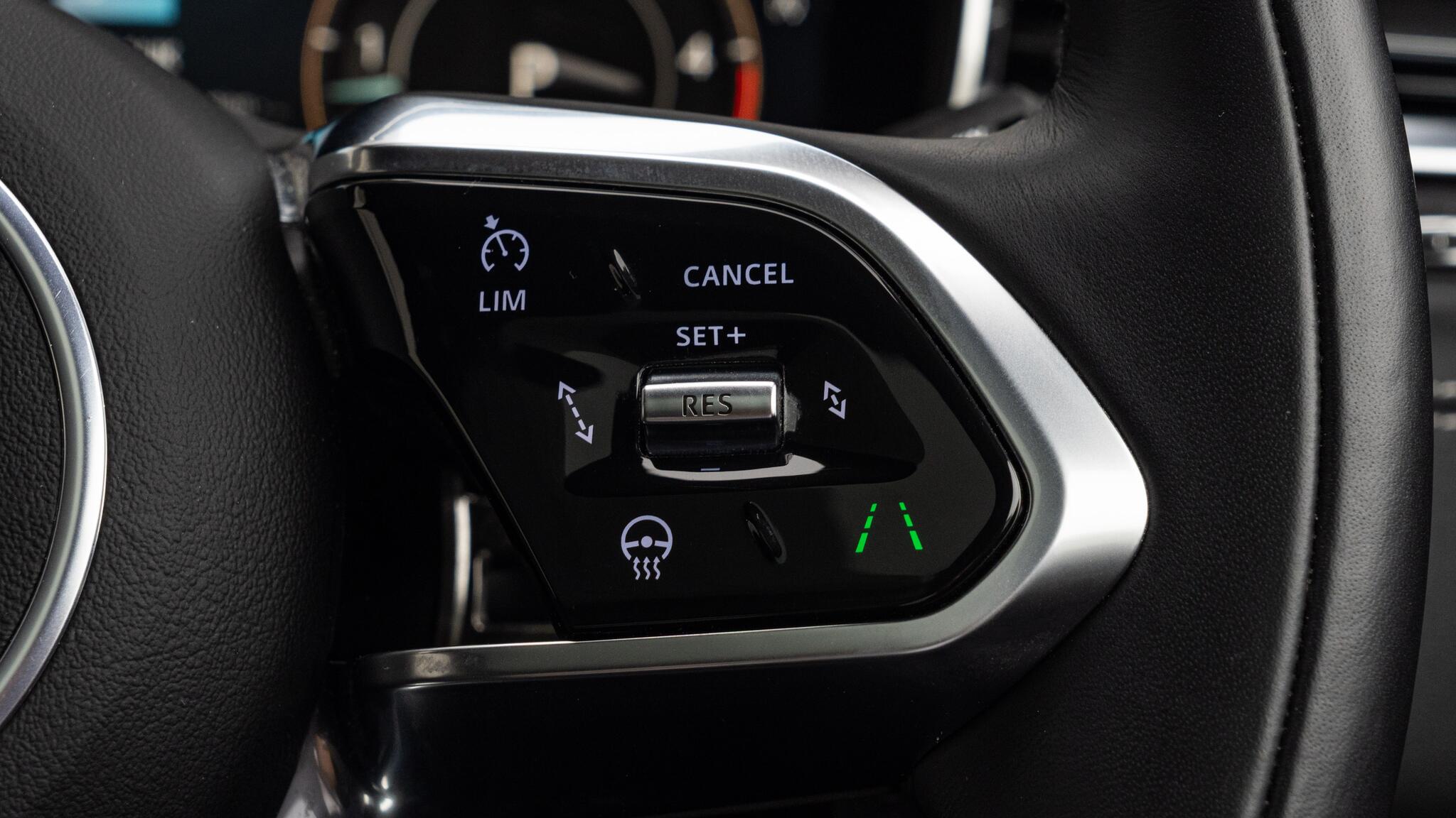 Jaguar F-Pace view 36