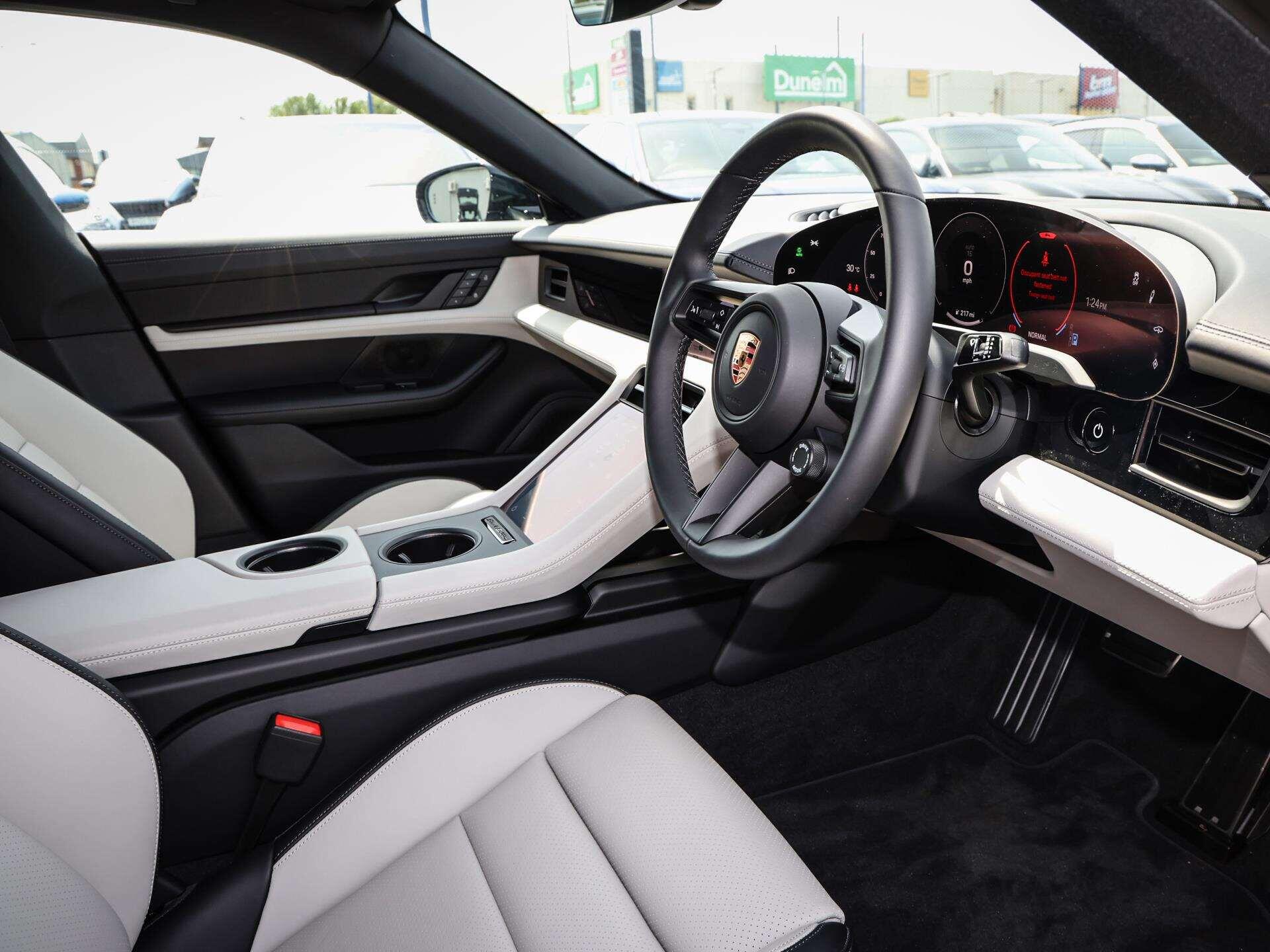 Porsche Taycan view 11