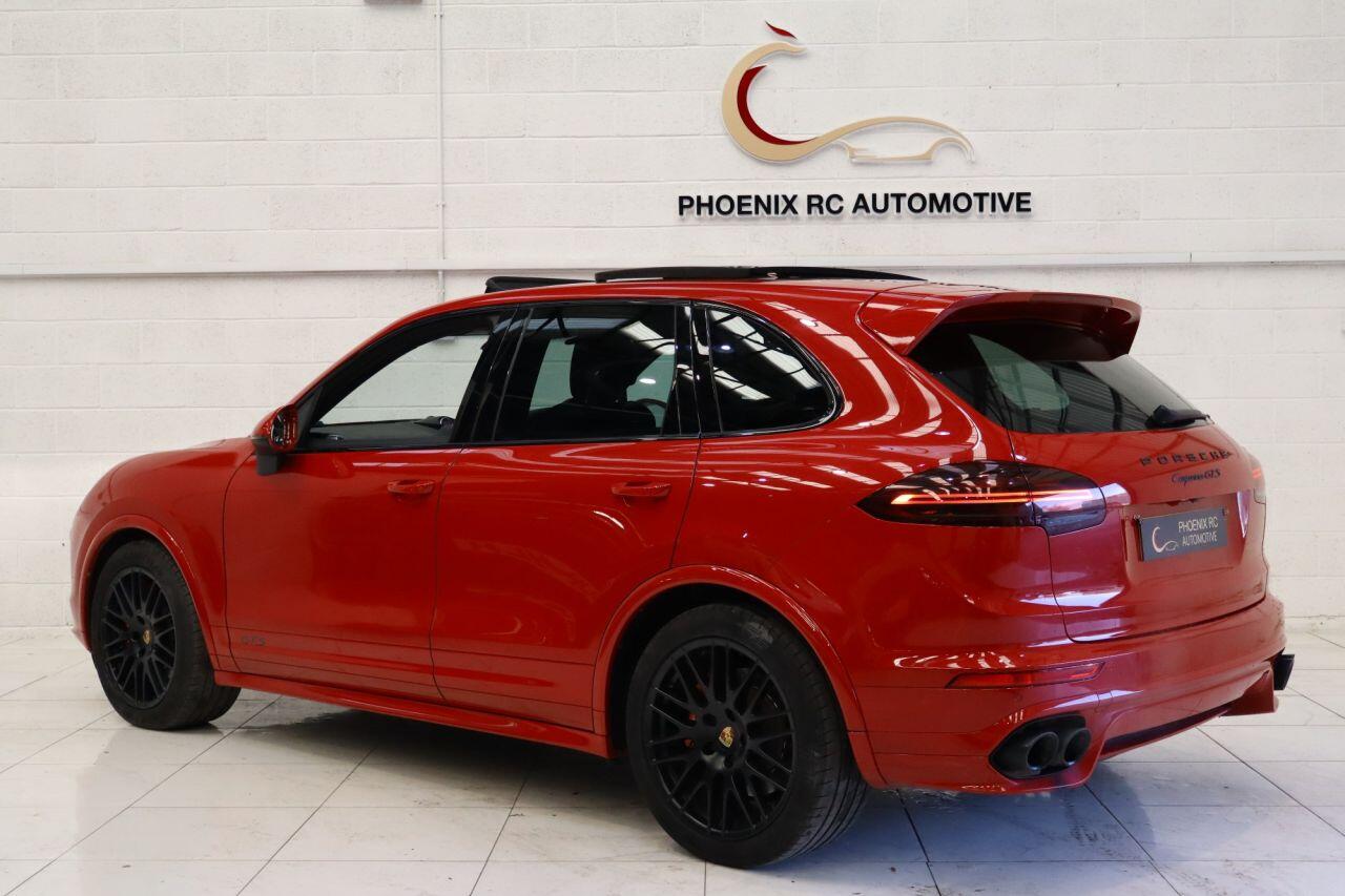 Porsche Cayenne view 6