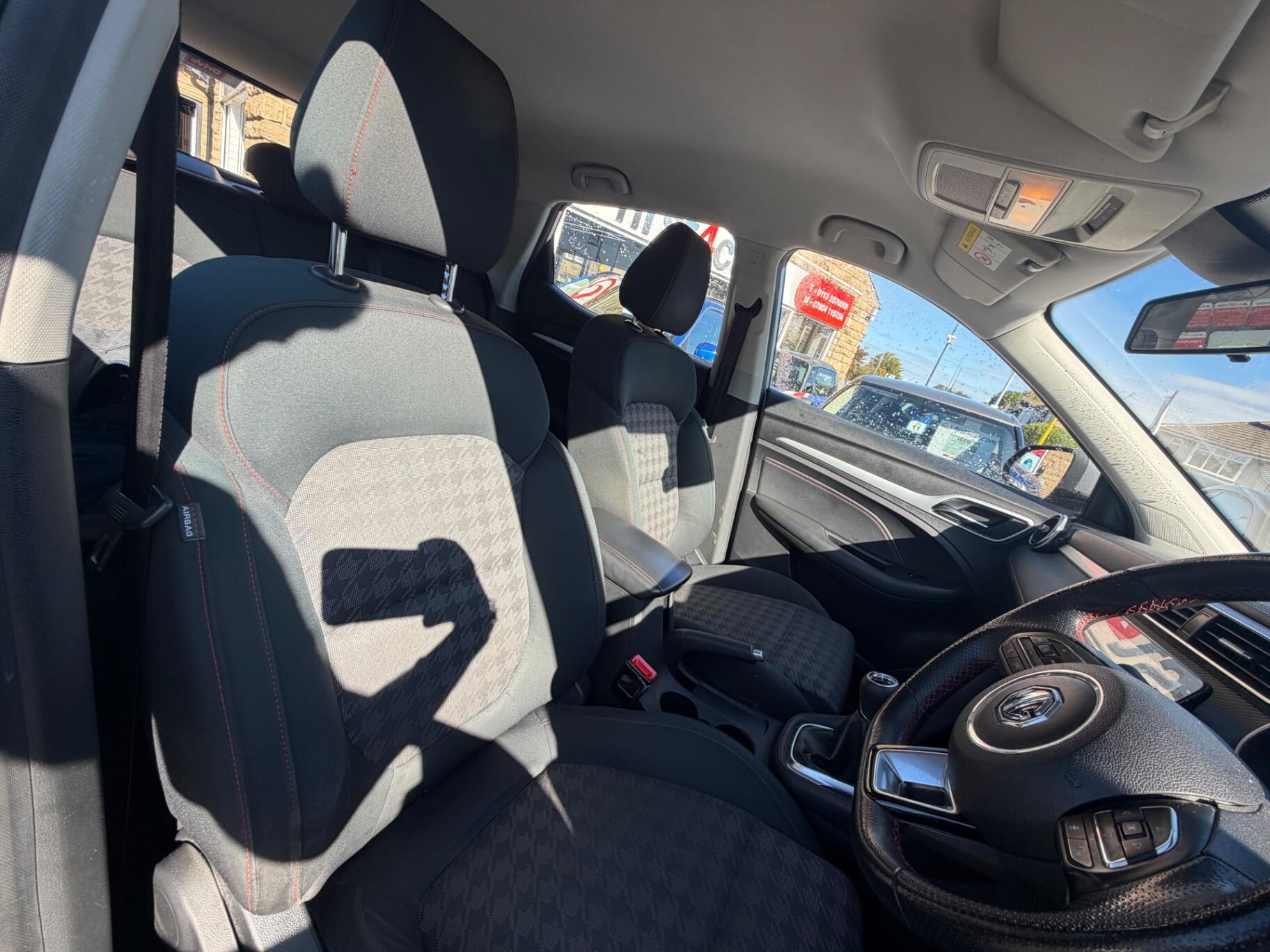 MG ZS view 15