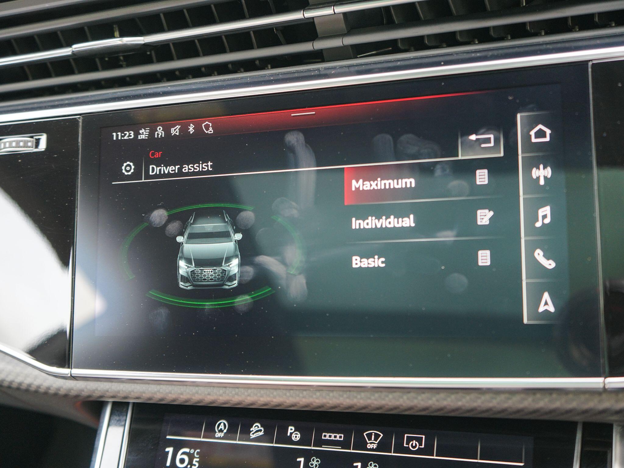 Audi RSQ8 view 37