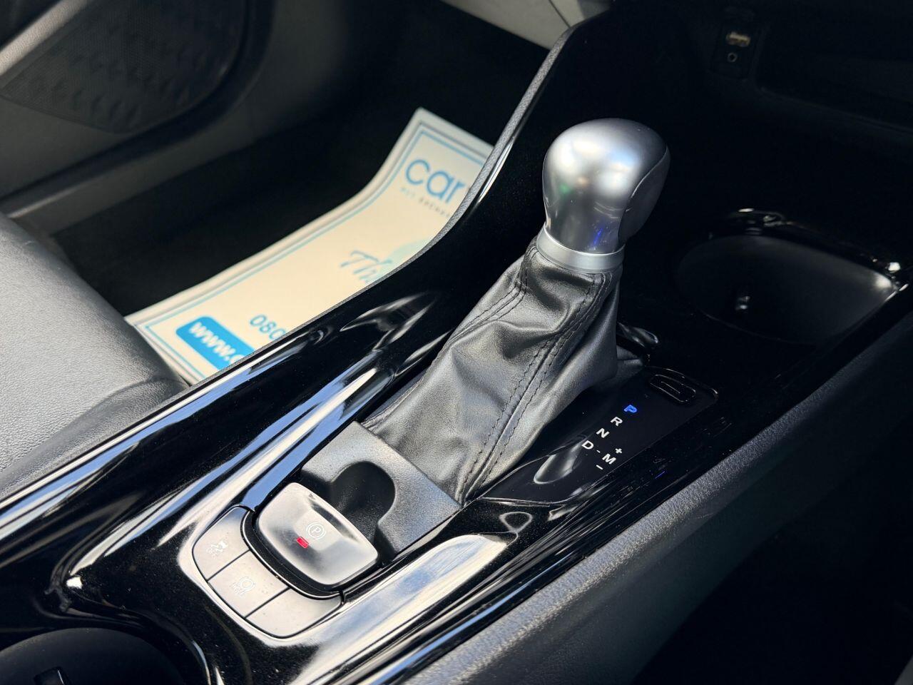 Toyota C-HR view 36