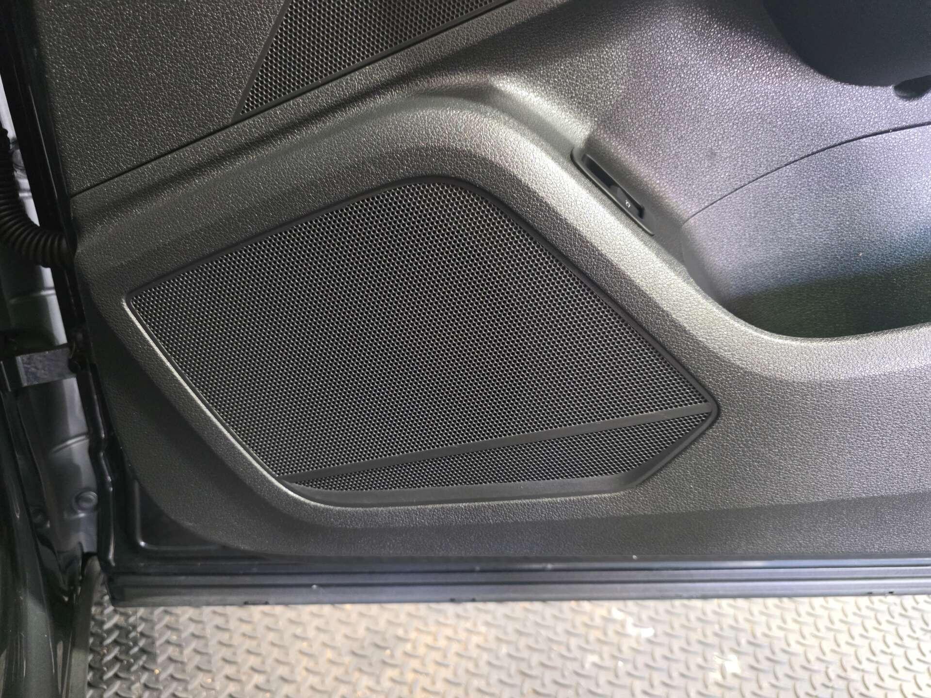 Audi Q2 view 15