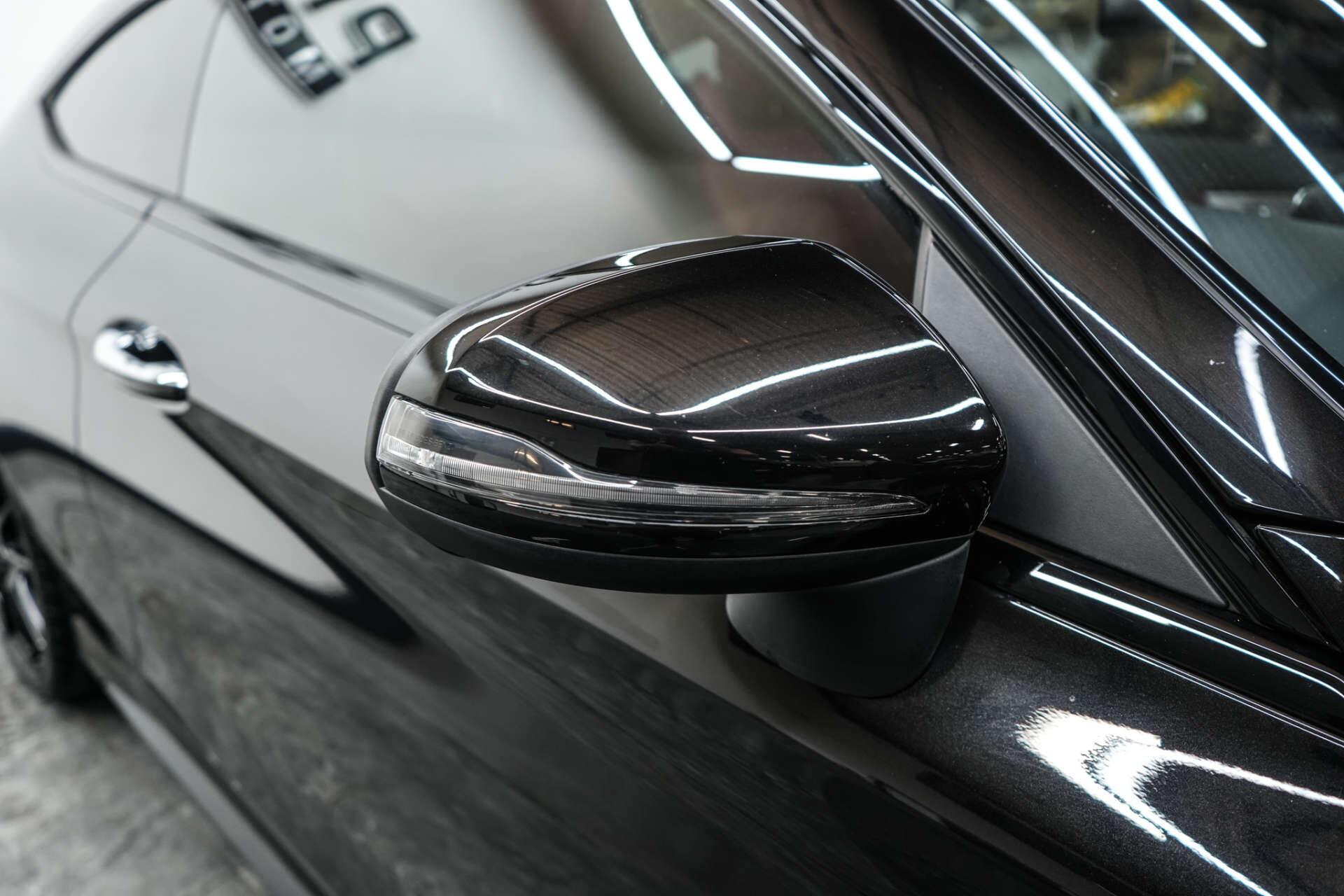 Mercedes-Benz C-Class view 9