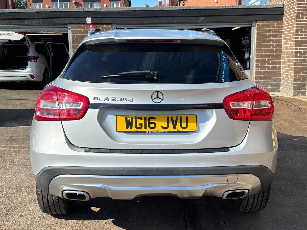 Mercedes-Benz Gla view 6