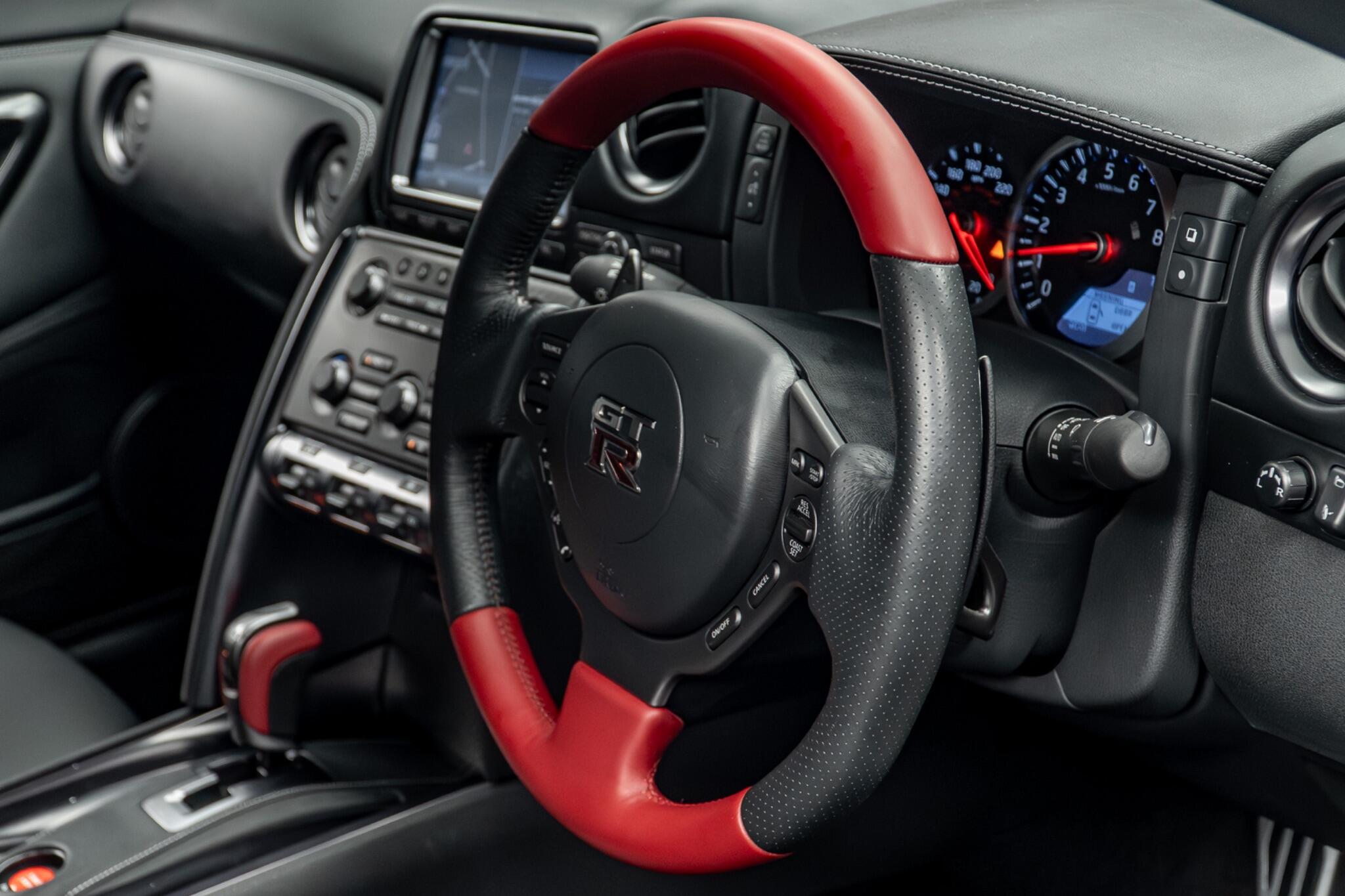 Nissan GT-R view 28