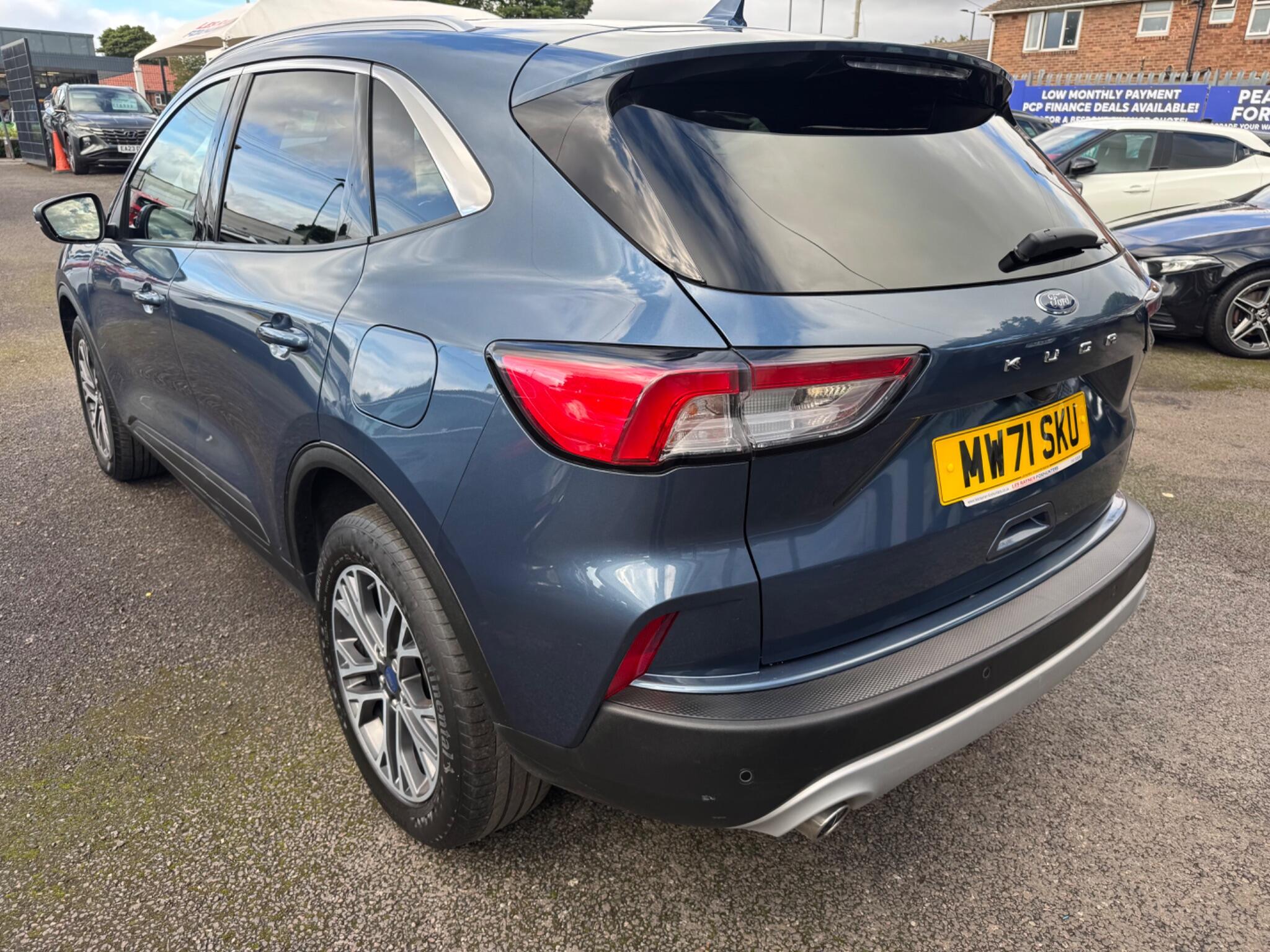 Ford Kuga view 3