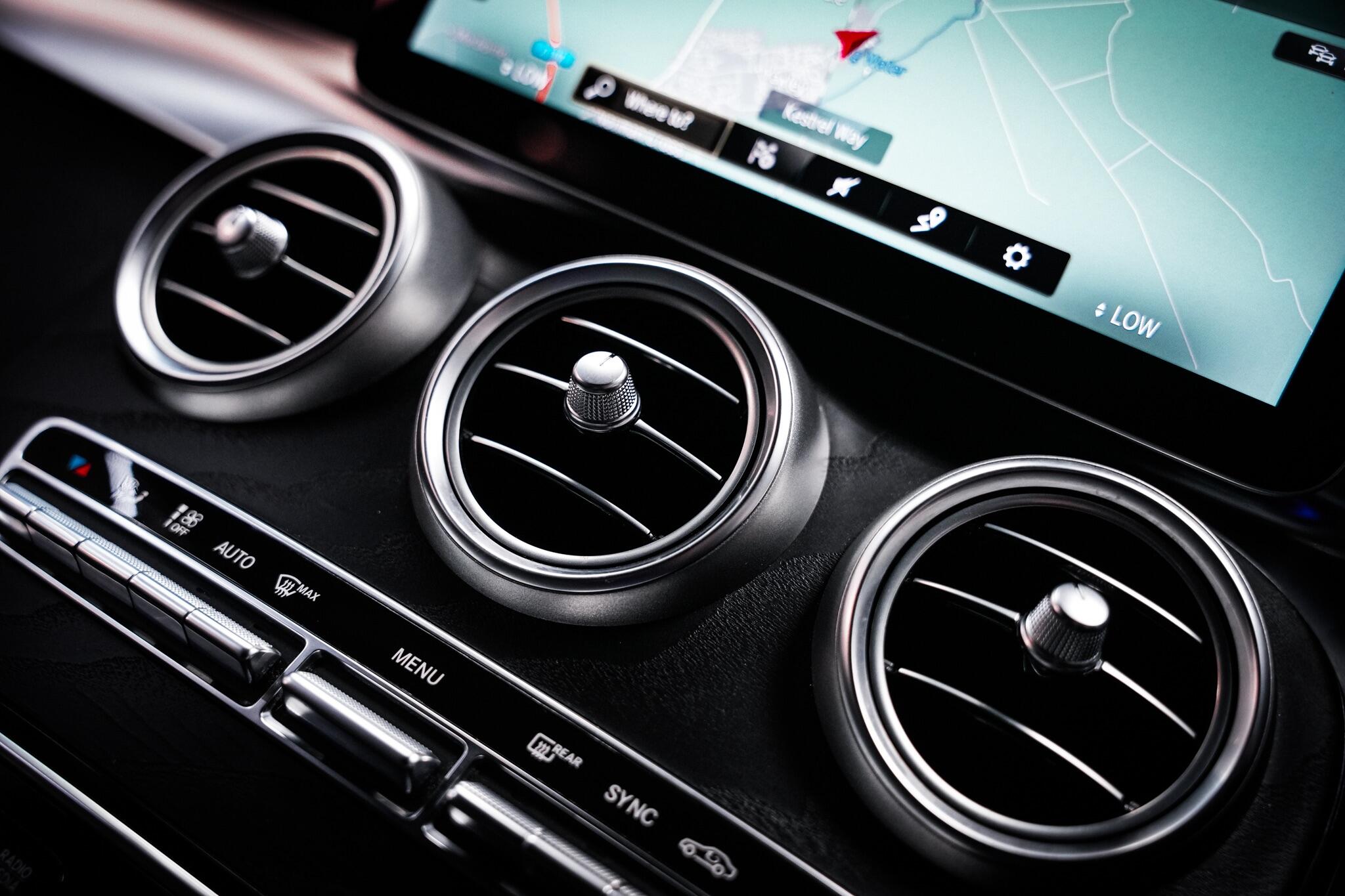 Mercedes-Benz GLC view 40