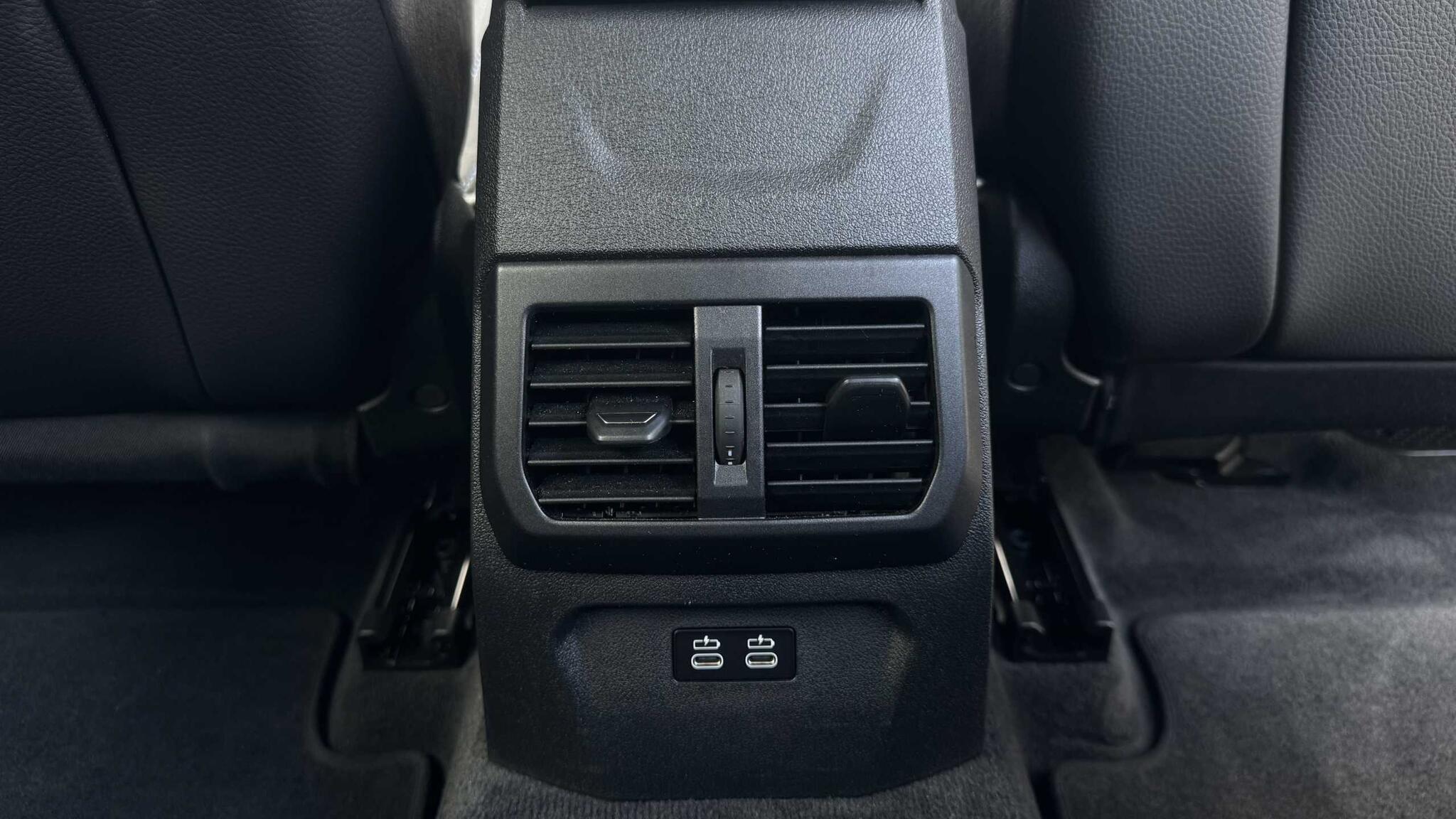 BMW 1 Series view 9