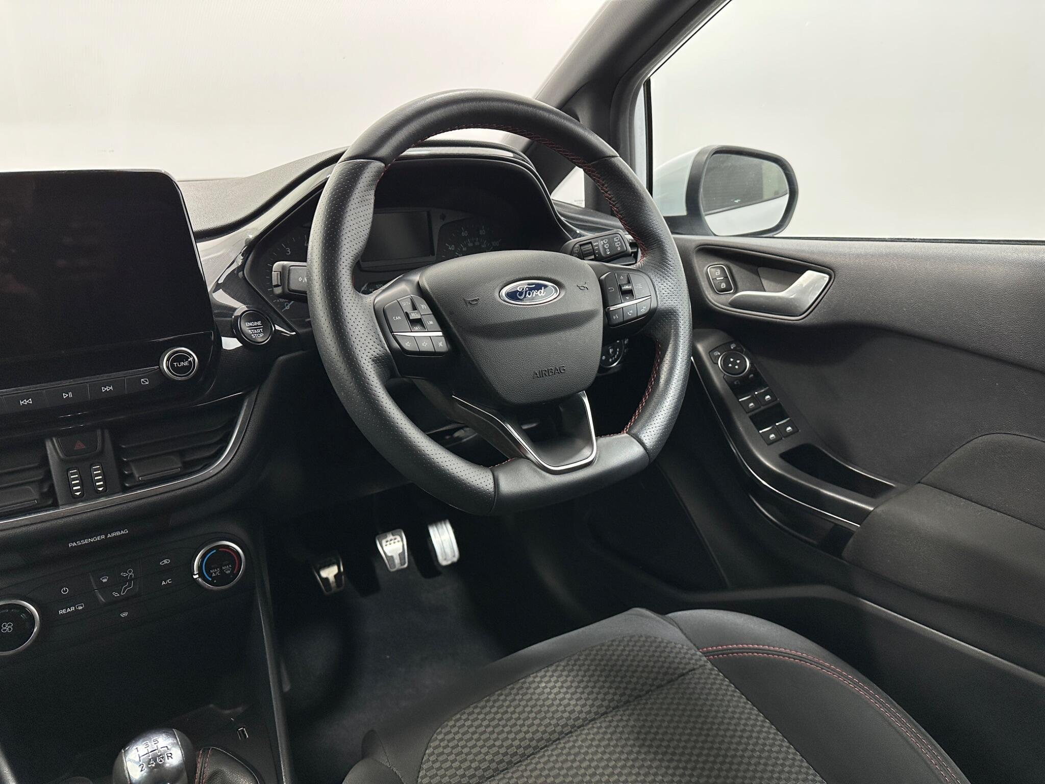 Ford Fiesta view 12