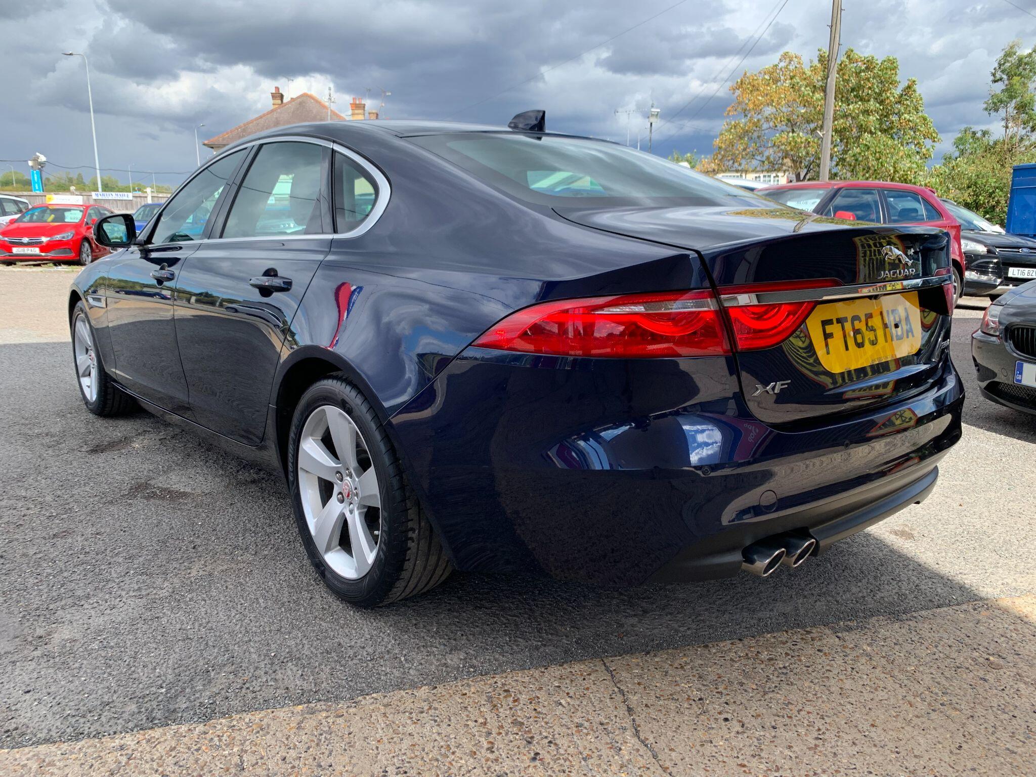 Jaguar XF view 5