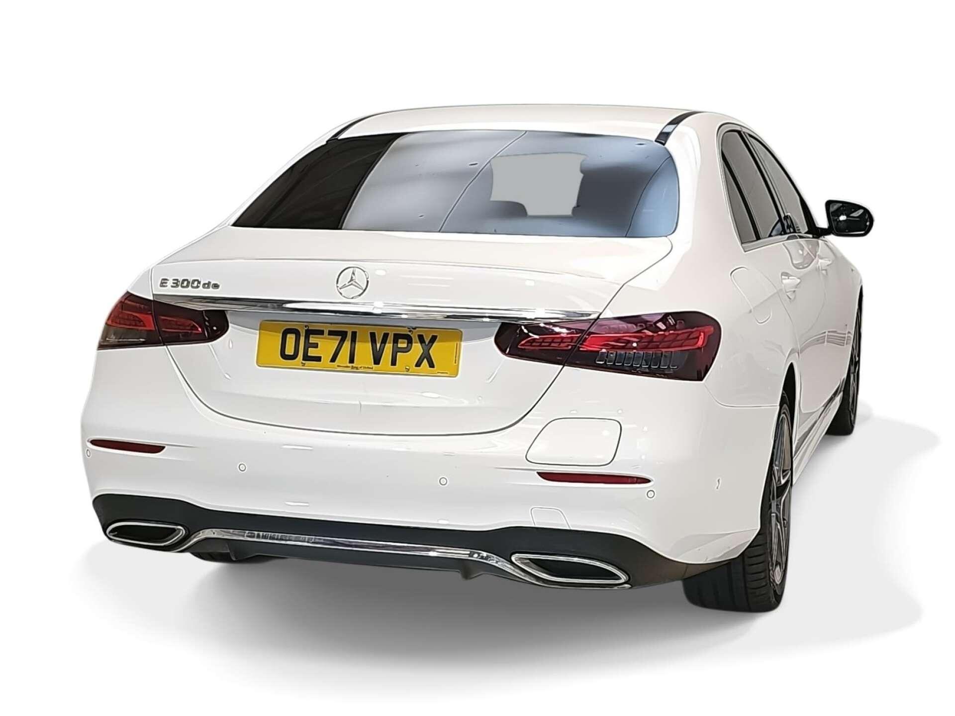 Mercedes-Benz E-Class view 3