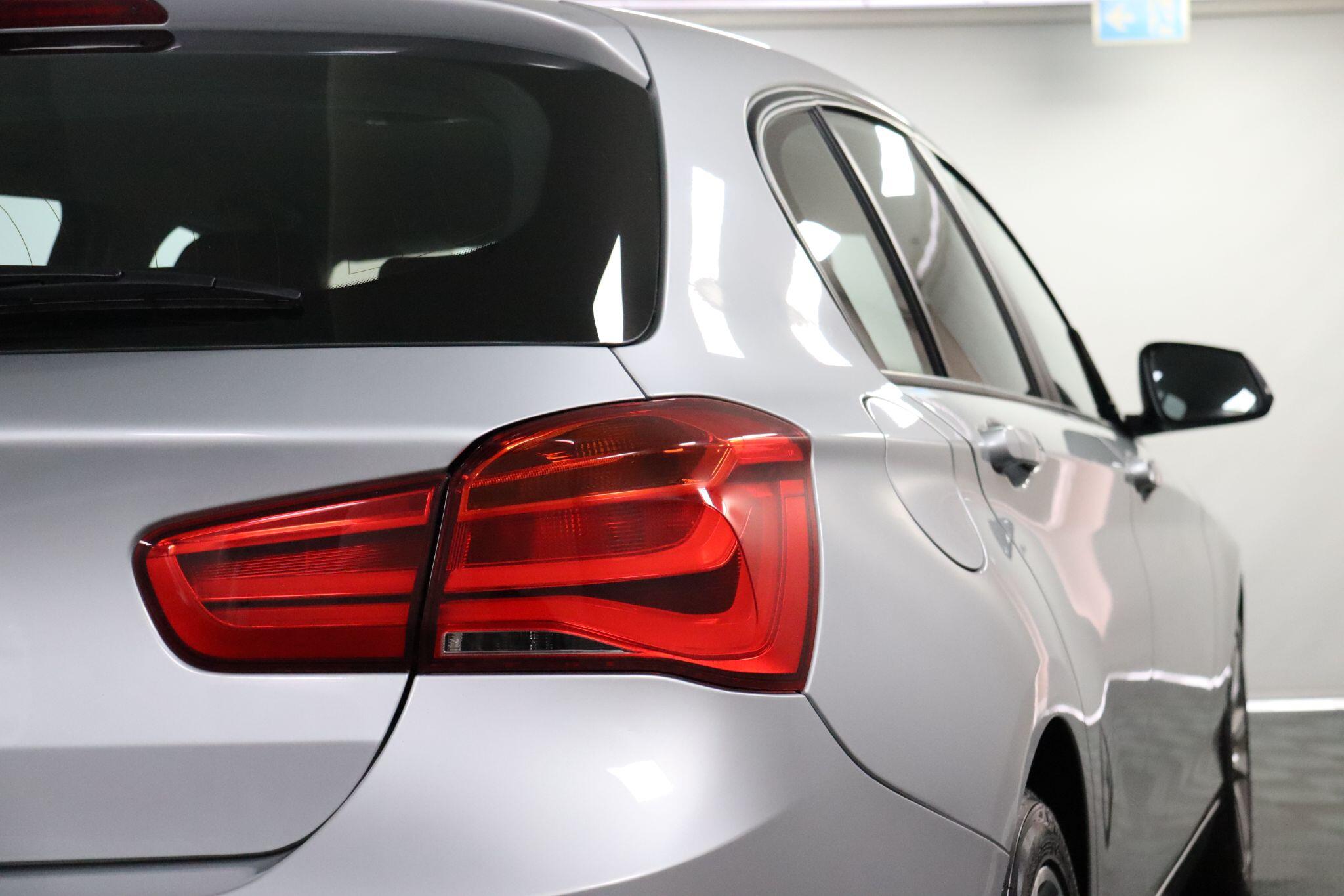 BMW 1 Series view 23