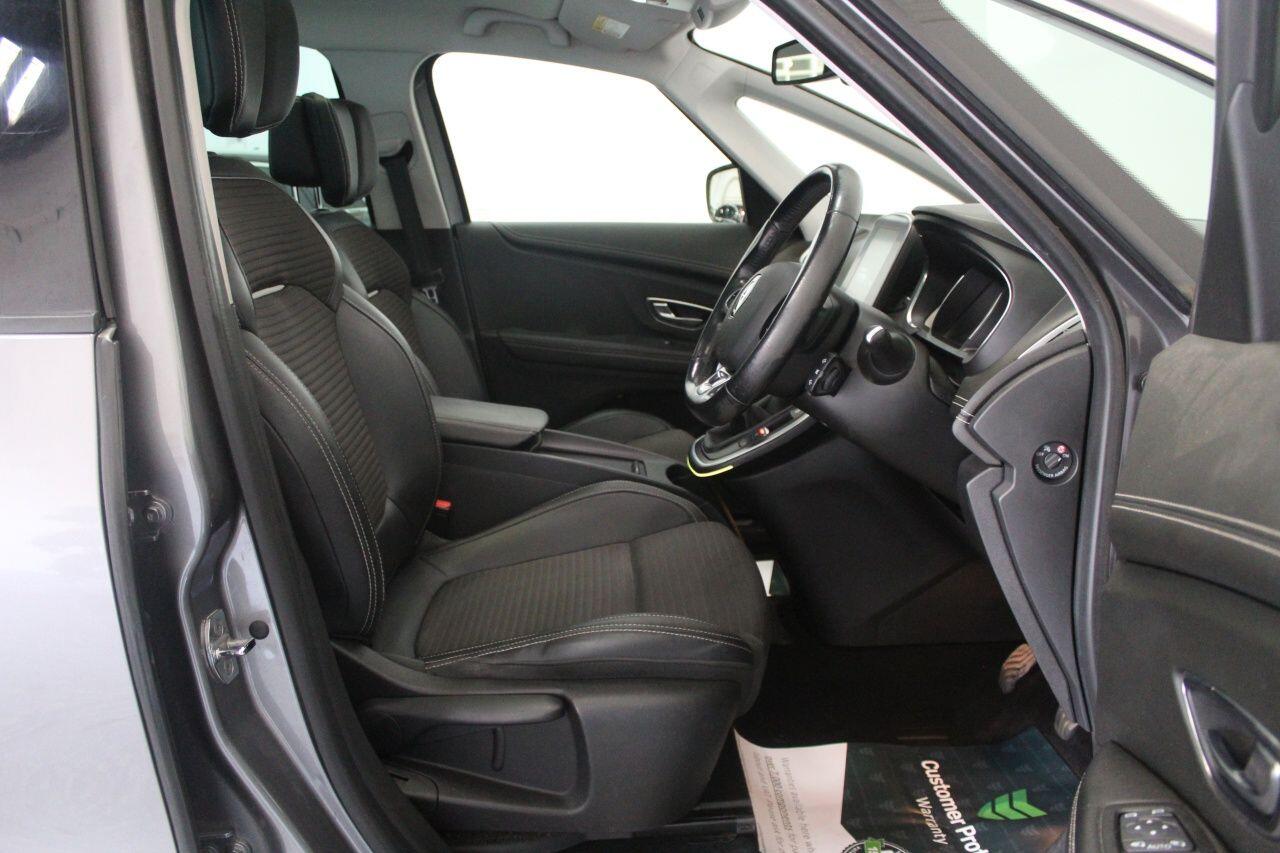 Renault Grand Scenic view 30