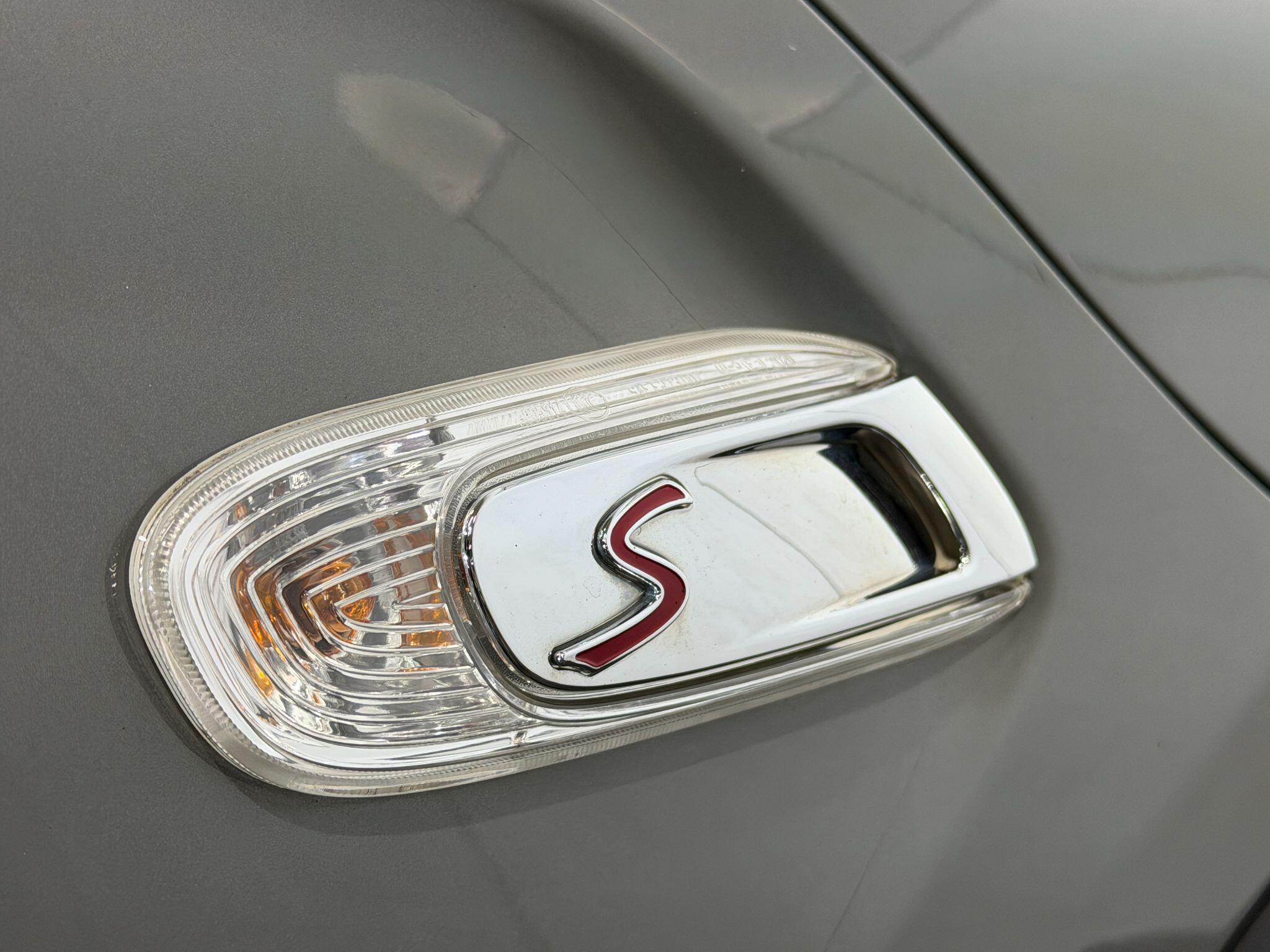 Mini Hatch view 11