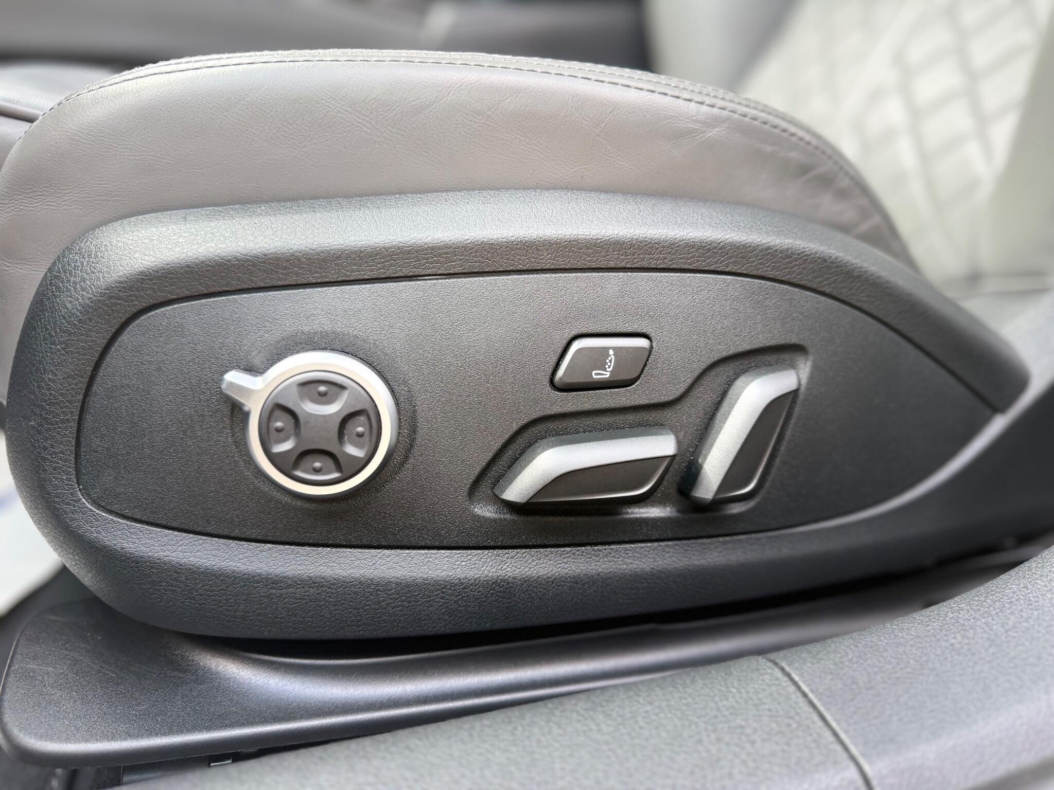Audi S4 view 17