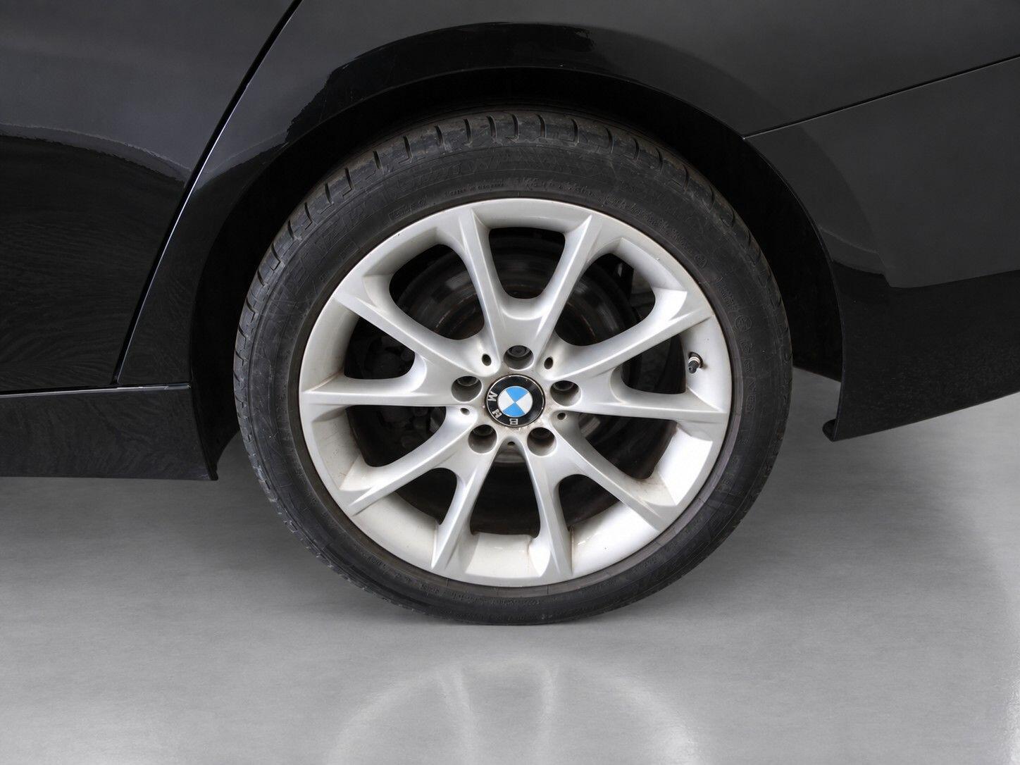 BMW 3 Series view 52