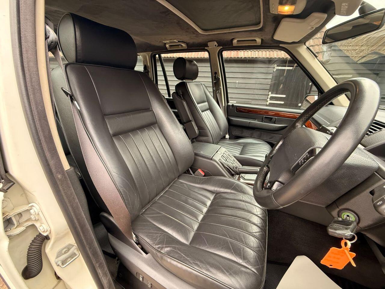 Land Rover Range Rover view 9