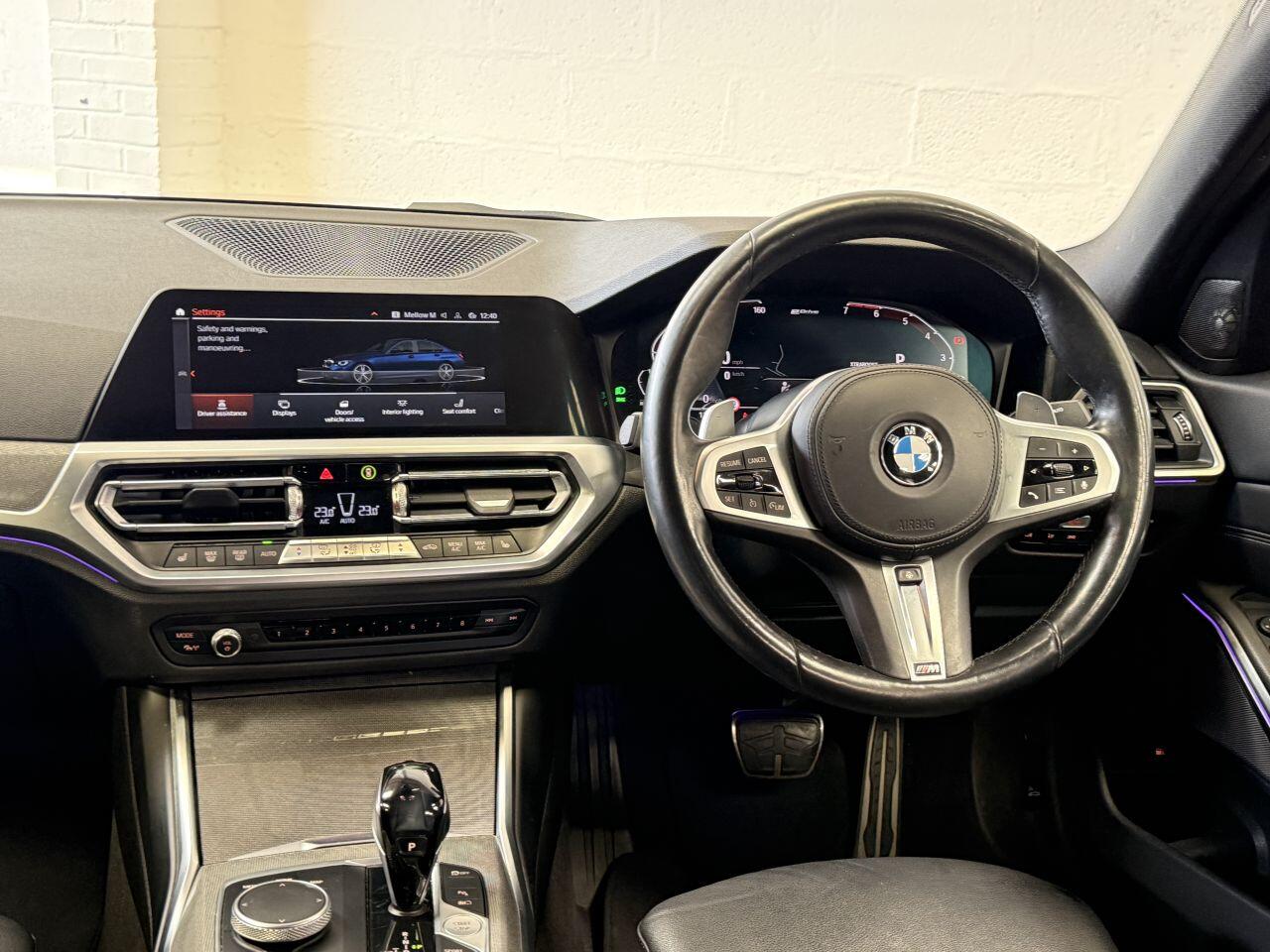 BMW 3 Series view 35