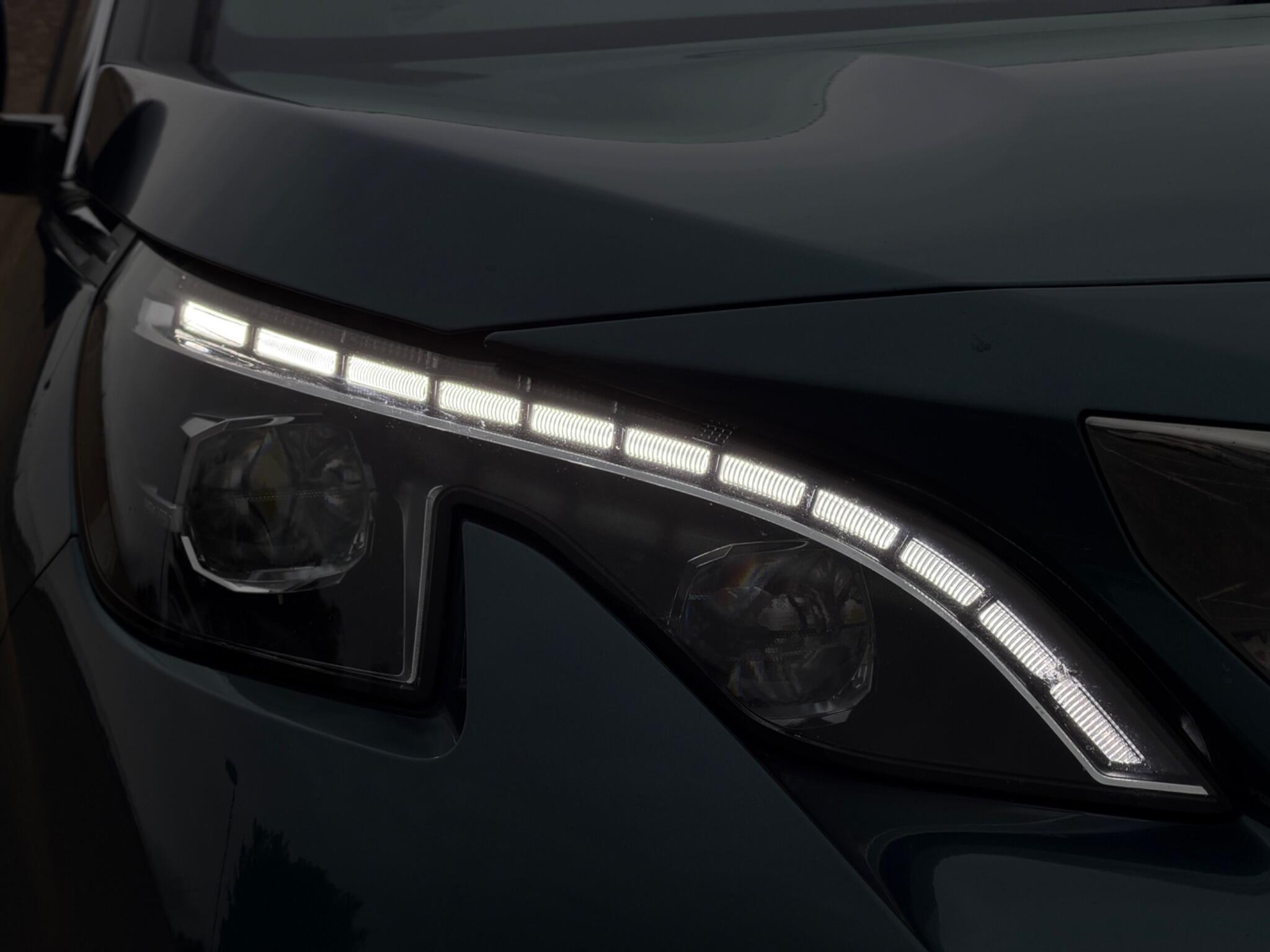 Peugeot 5008 view 8