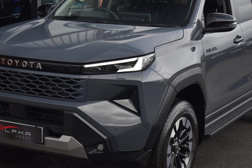 Toyota Hilux view 21